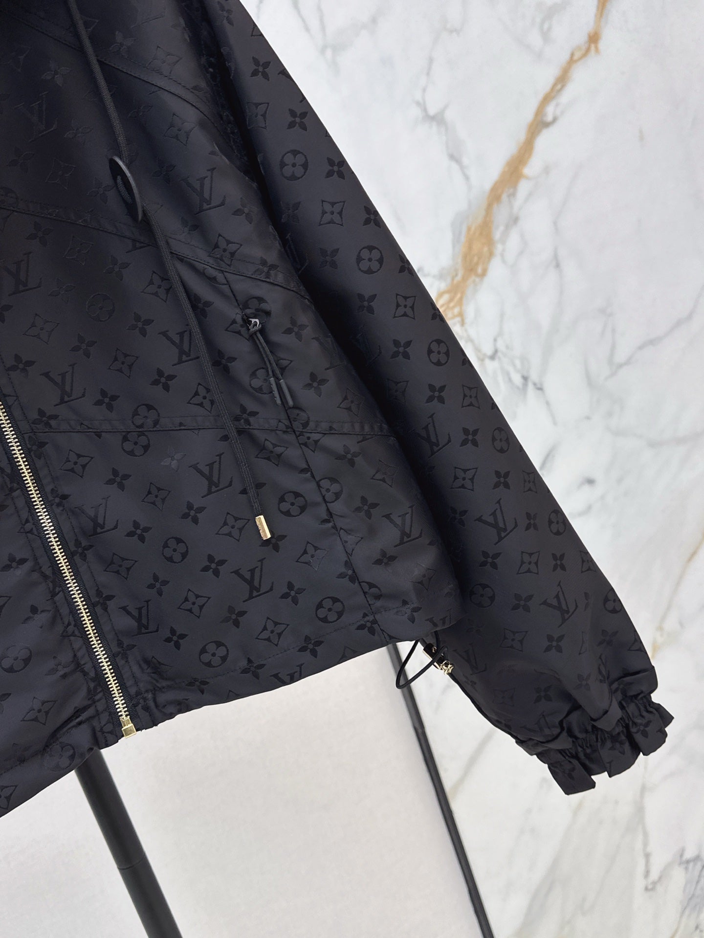 Loui* 25ss monogram cropped windbreaker