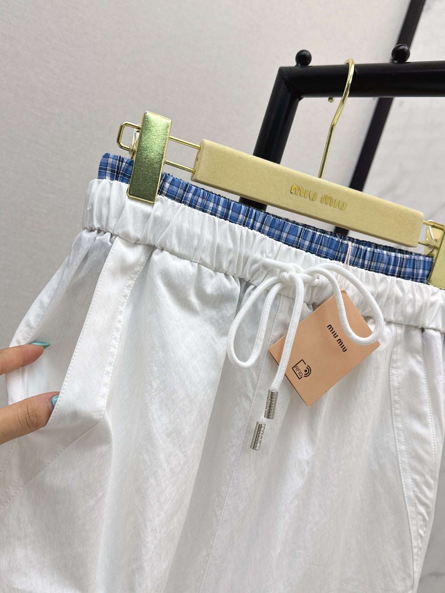 M*u 25ss drawstring waist midi skirt