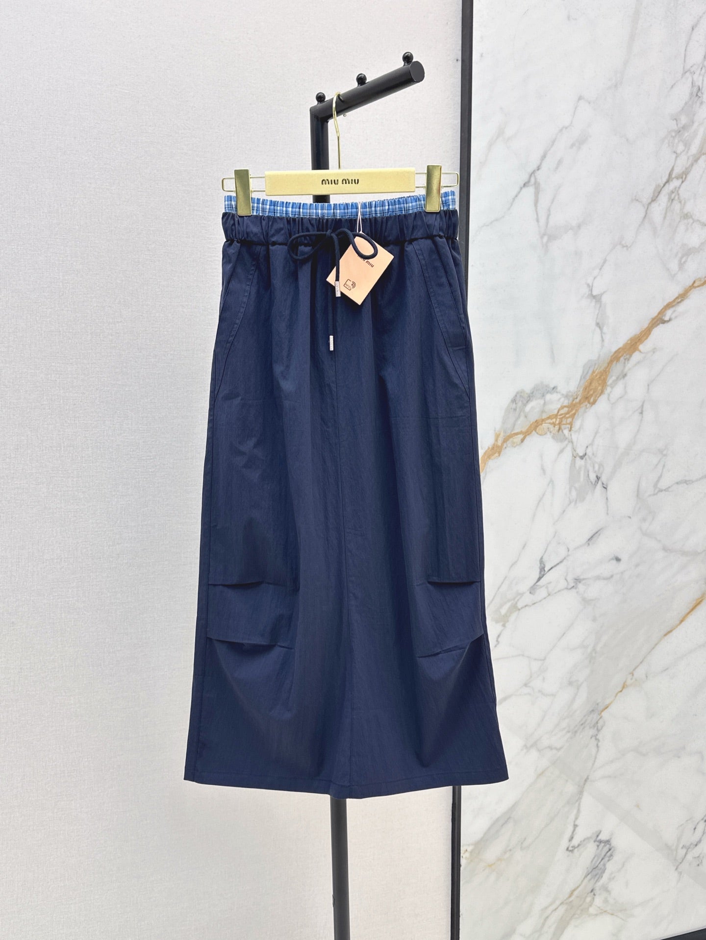 M*u 25ss drawstring waist midi skirt