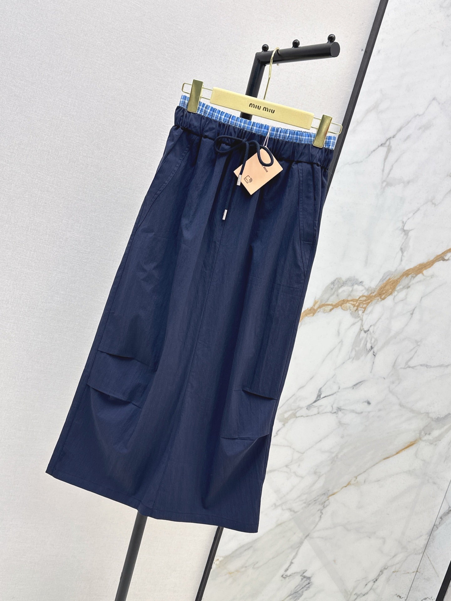 M*u 25ss drawstring waist midi skirt