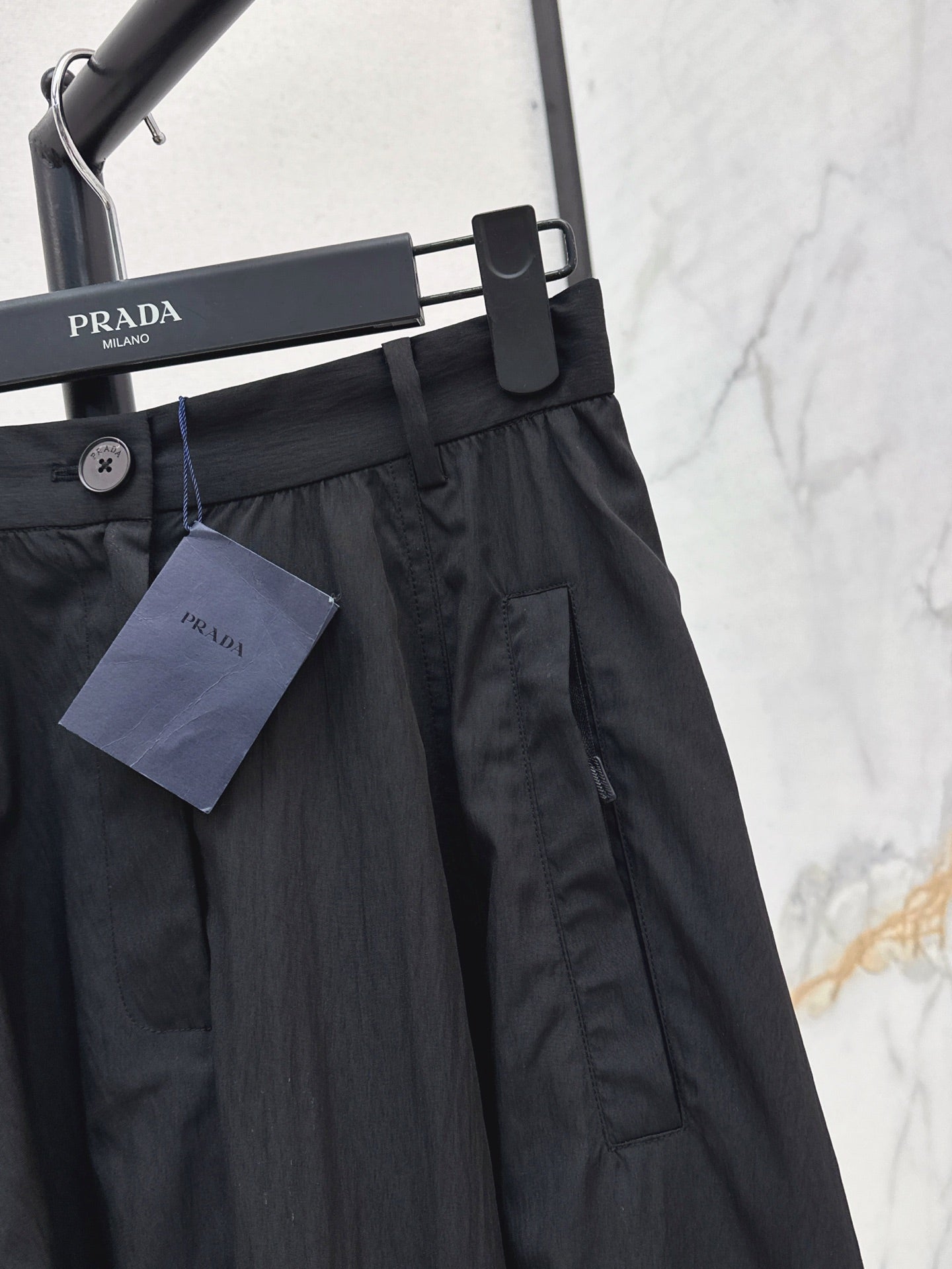 Pra* 25ss Long pleated flared skirt