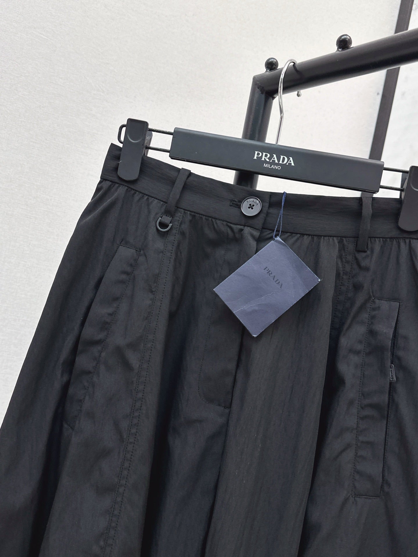 Pra* 25ss Long pleated flared skirt