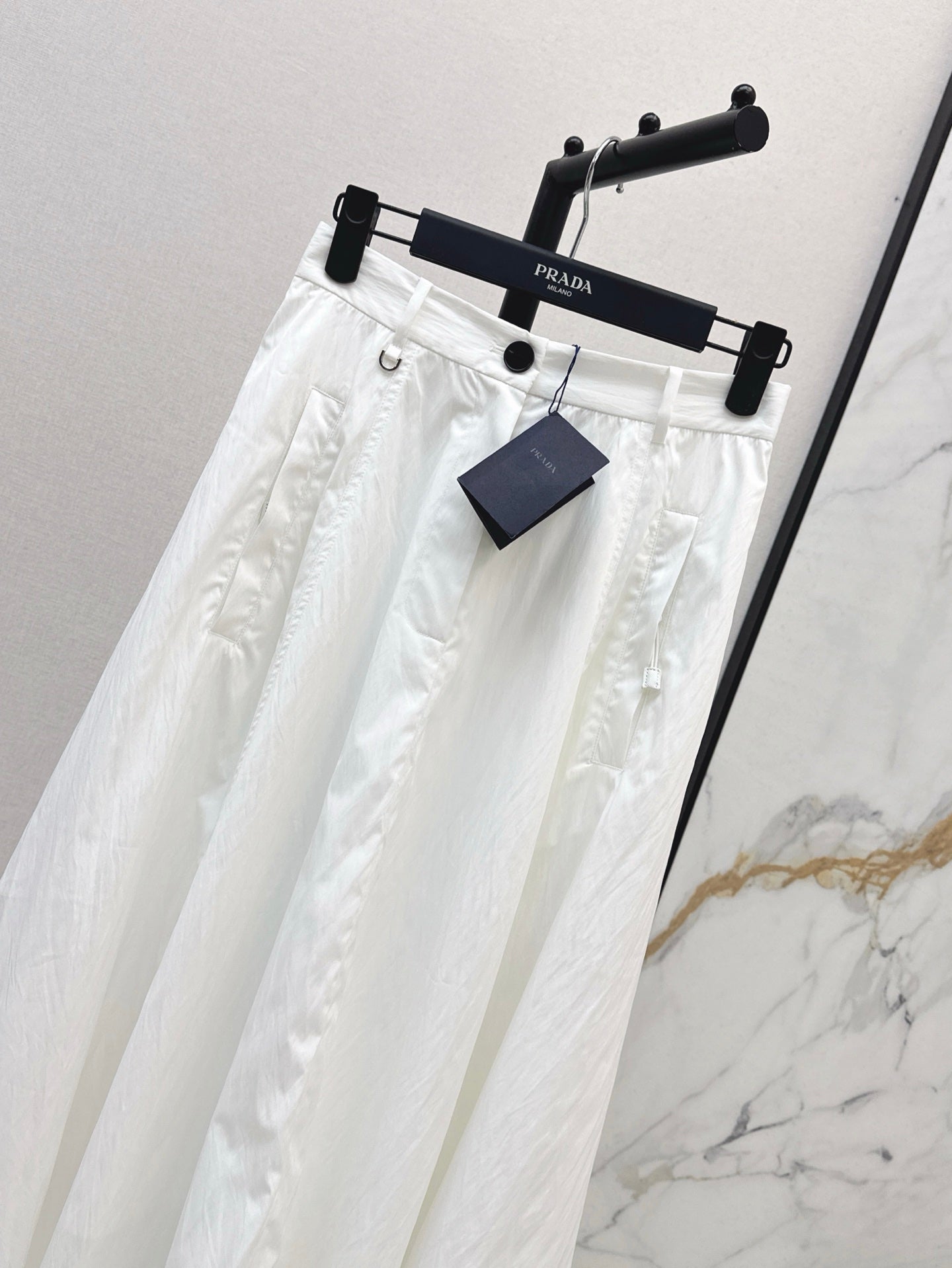 Pra* 25ss Long pleated flared skirt