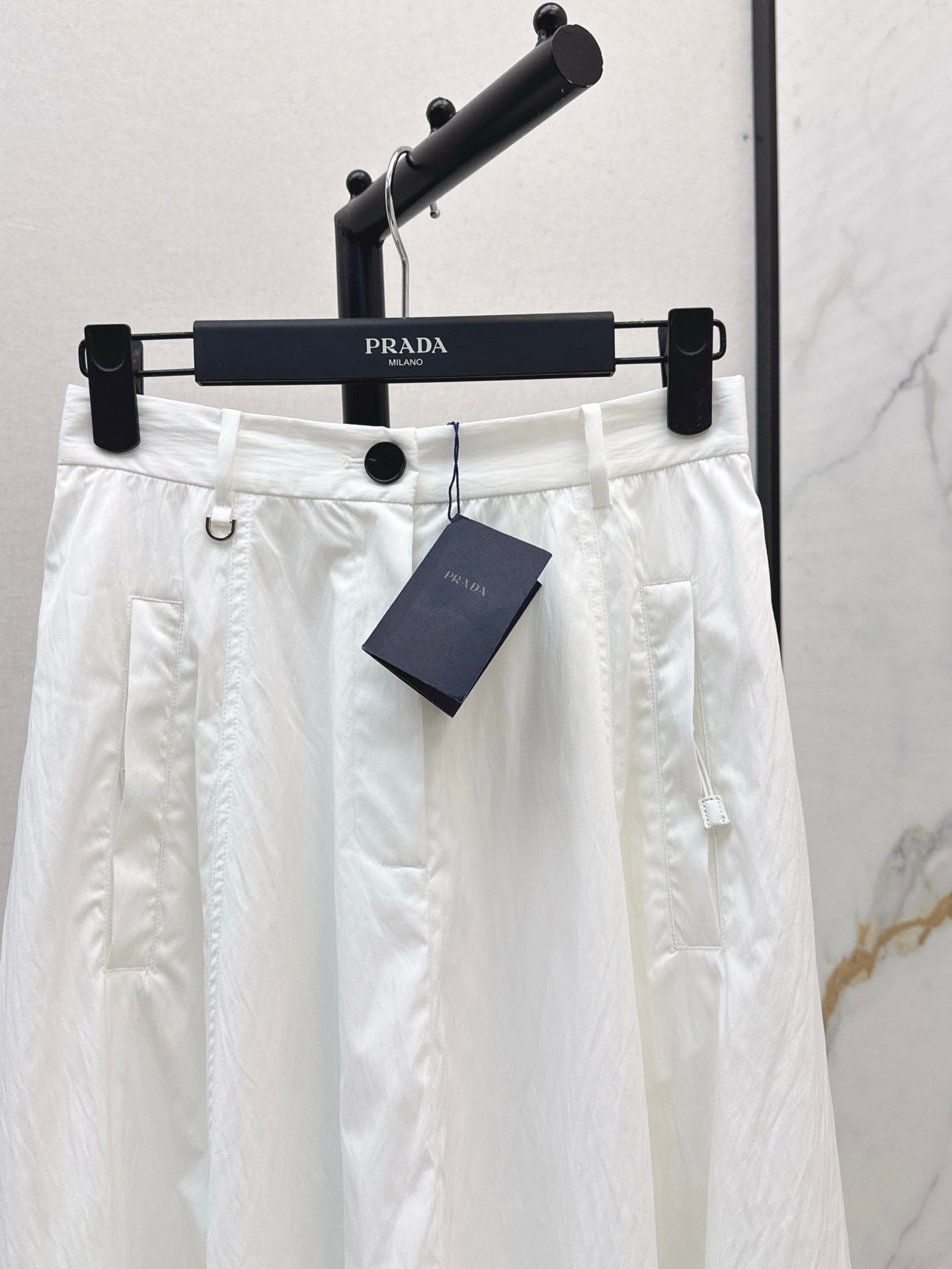 Pra* 25ss Long pleated flared skirt