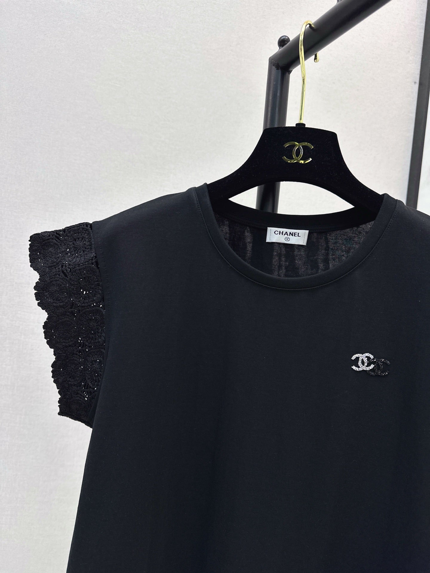 C*nel 25ss floral lace trim t-shirt