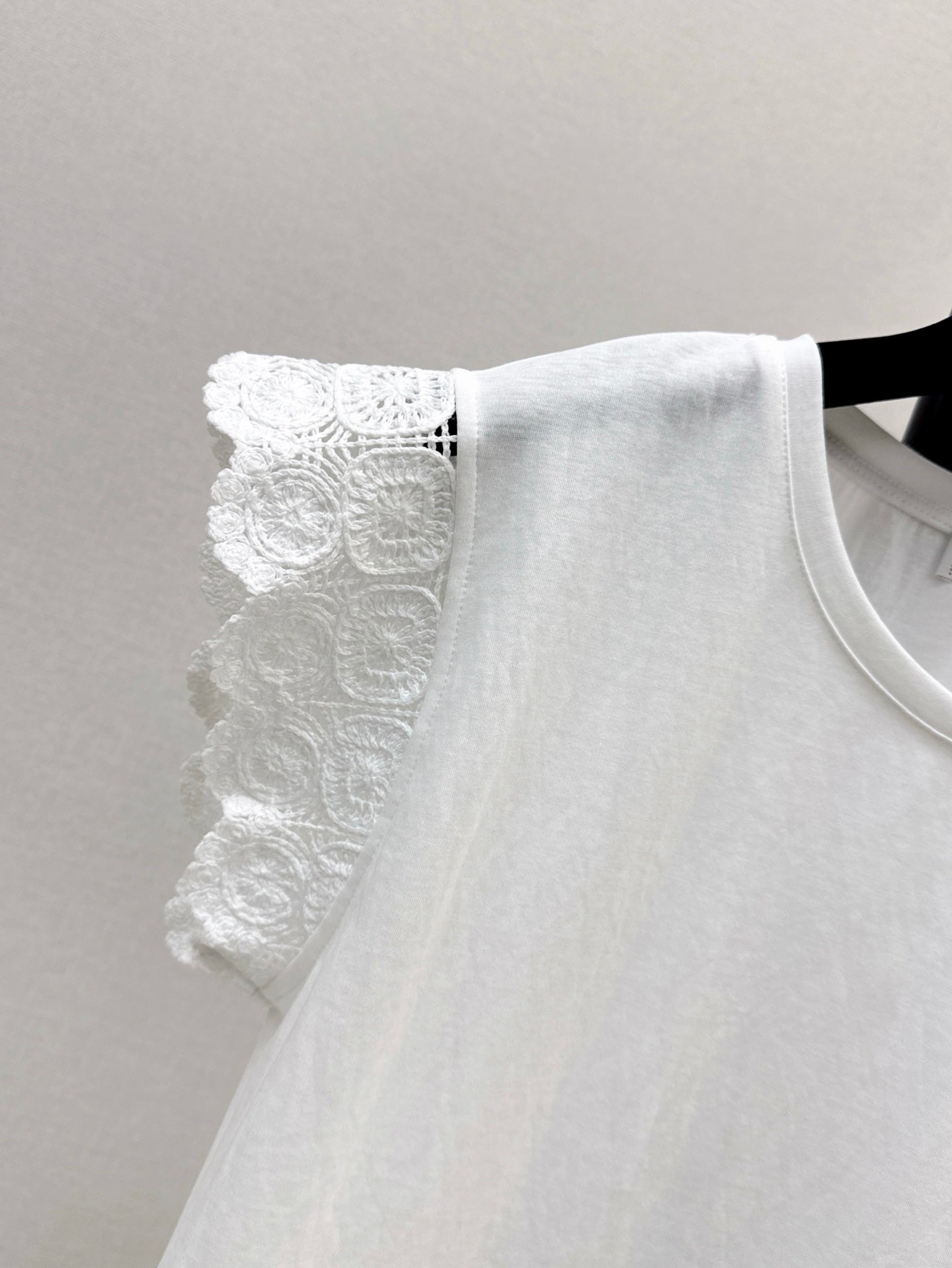 C*nel 25ss floral lace trim t-shirt