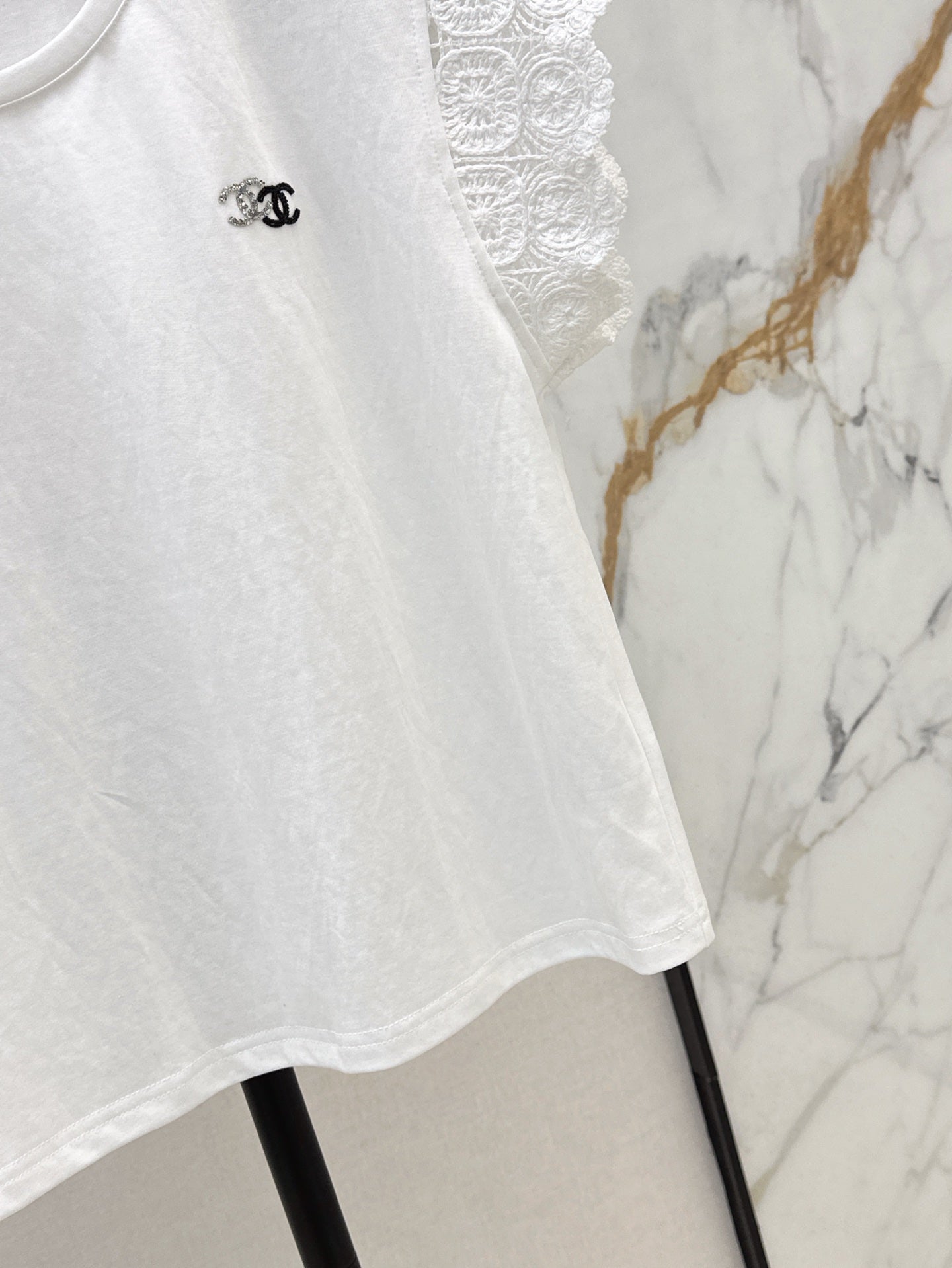 C*nel 25ss floral lace trim t-shirt