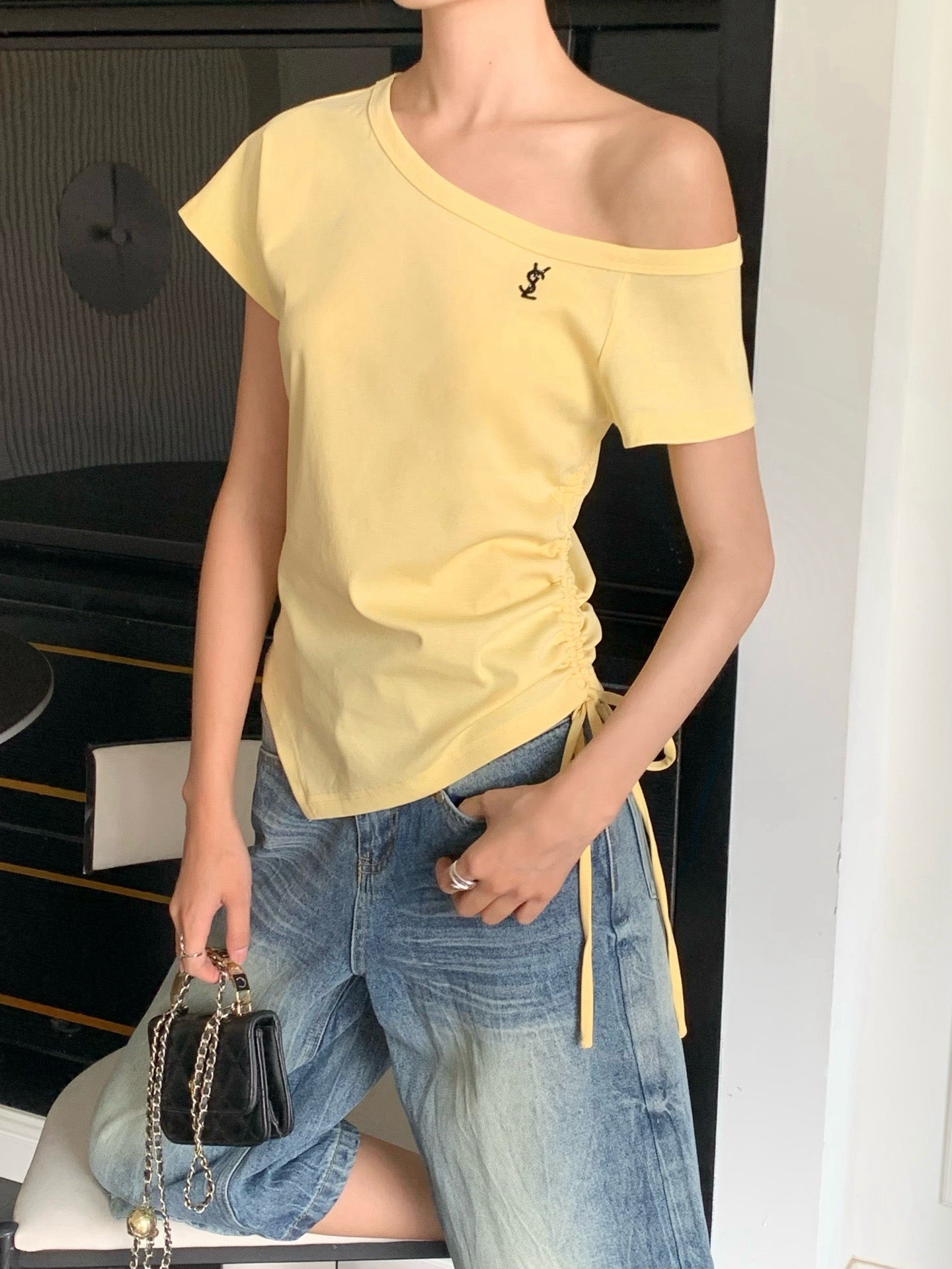 YS* 25ss Off-shoulder top