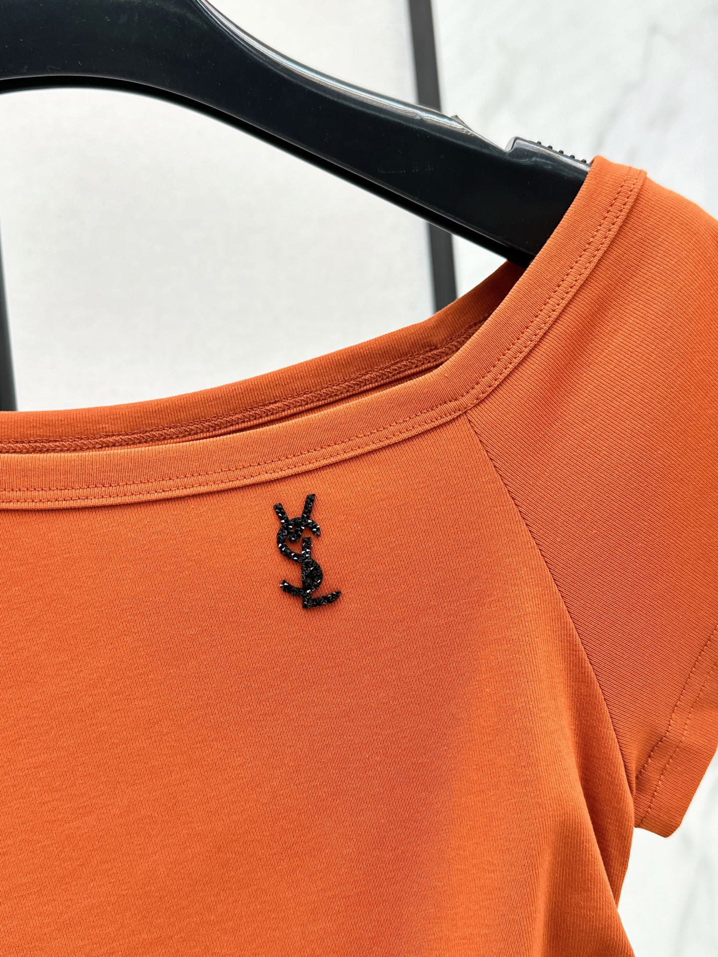 YS* 25ss Off-shoulder top