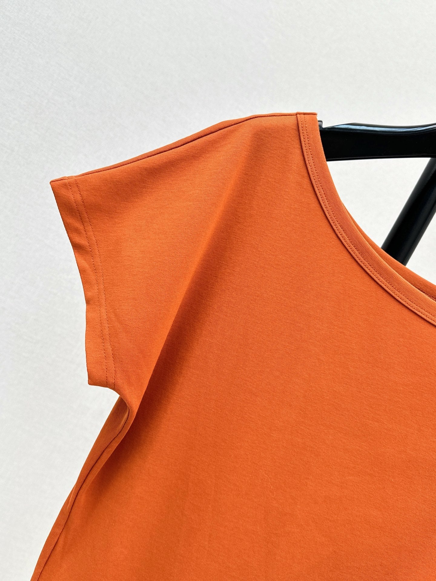 YS* 25ss Off-shoulder top