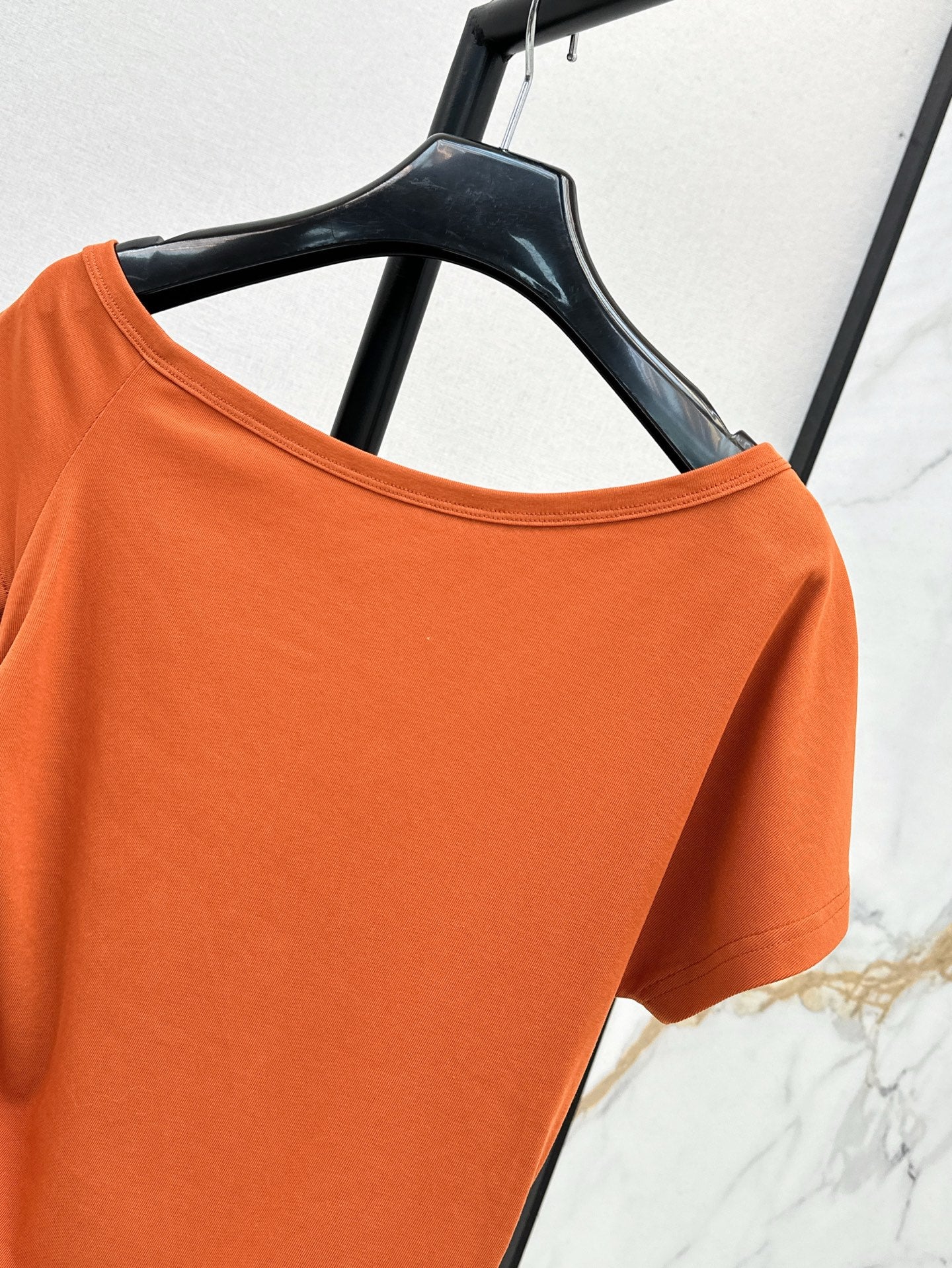 YS* 25ss Off-shoulder top