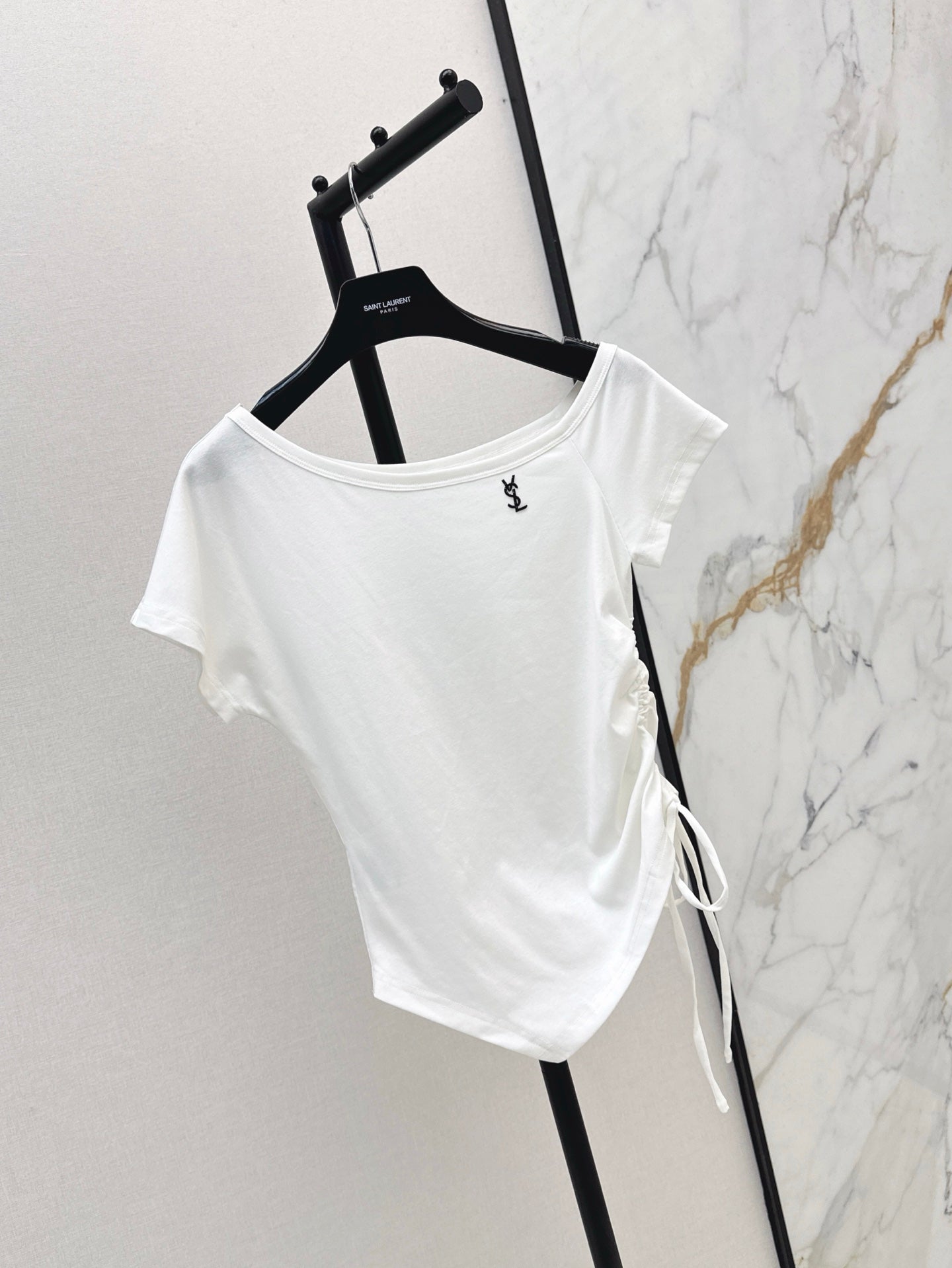 YS* 25ss Off-shoulder top