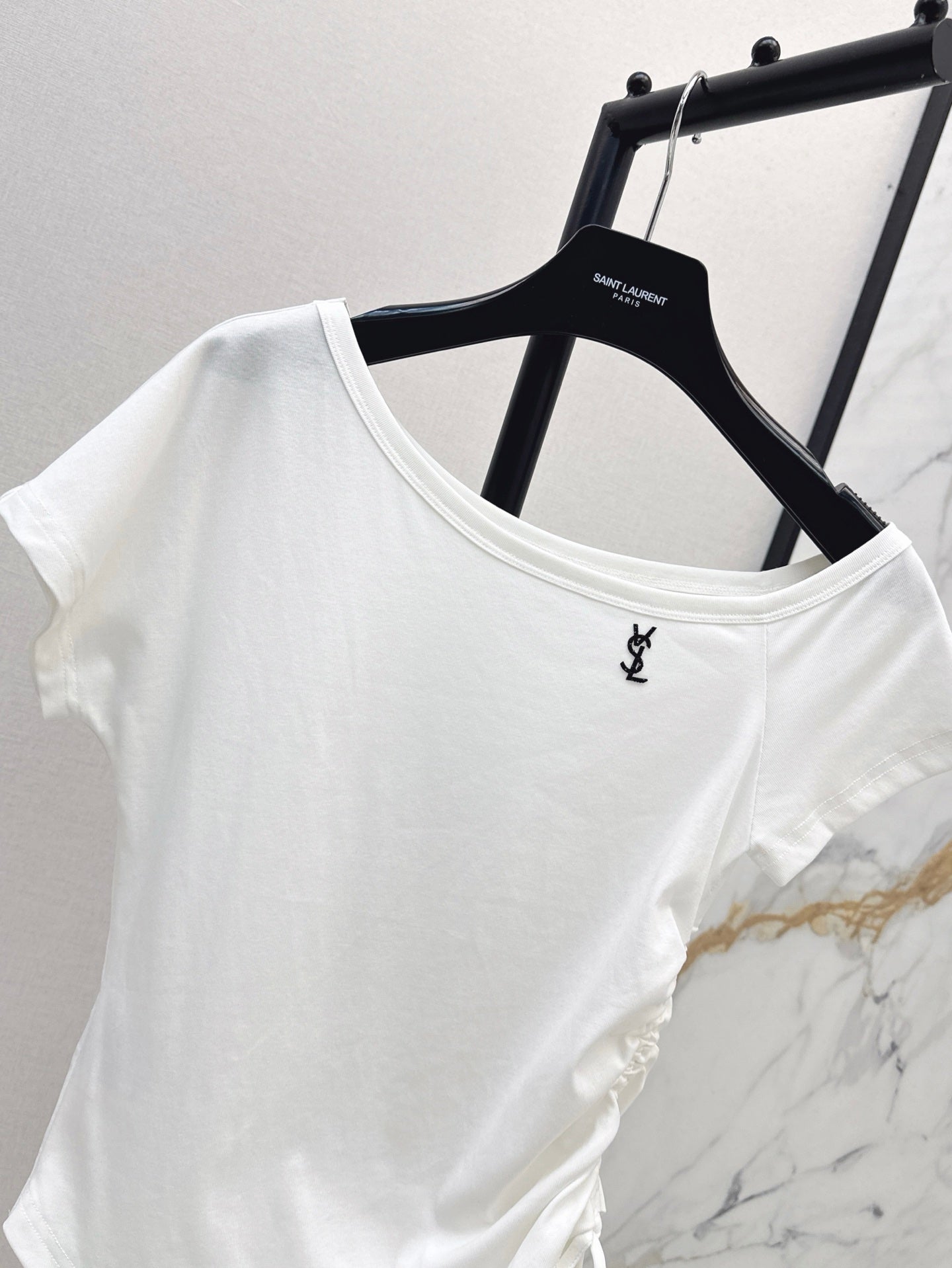 YS* 25ss Off-shoulder top