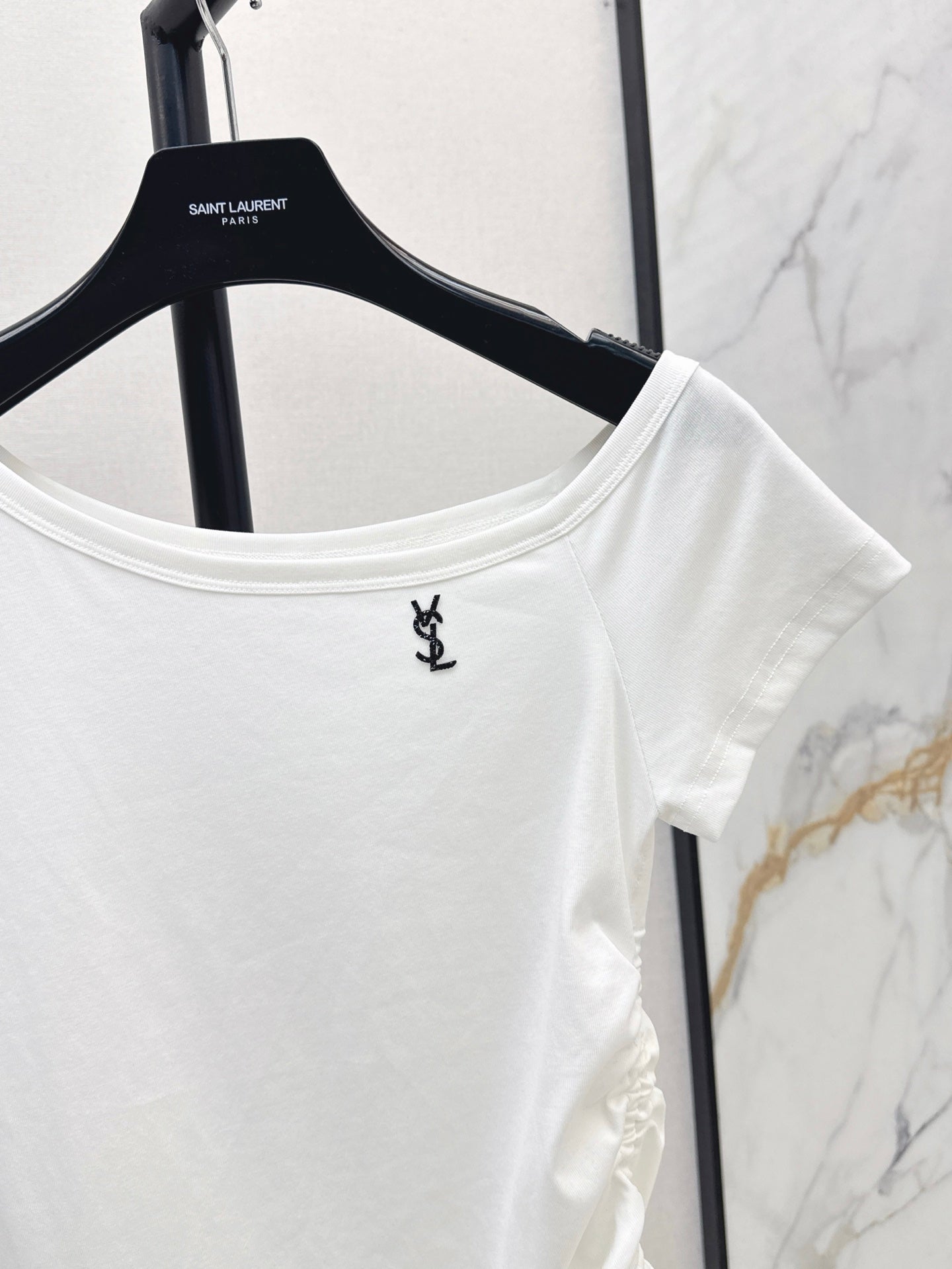 YS* 25ss Off-shoulder top