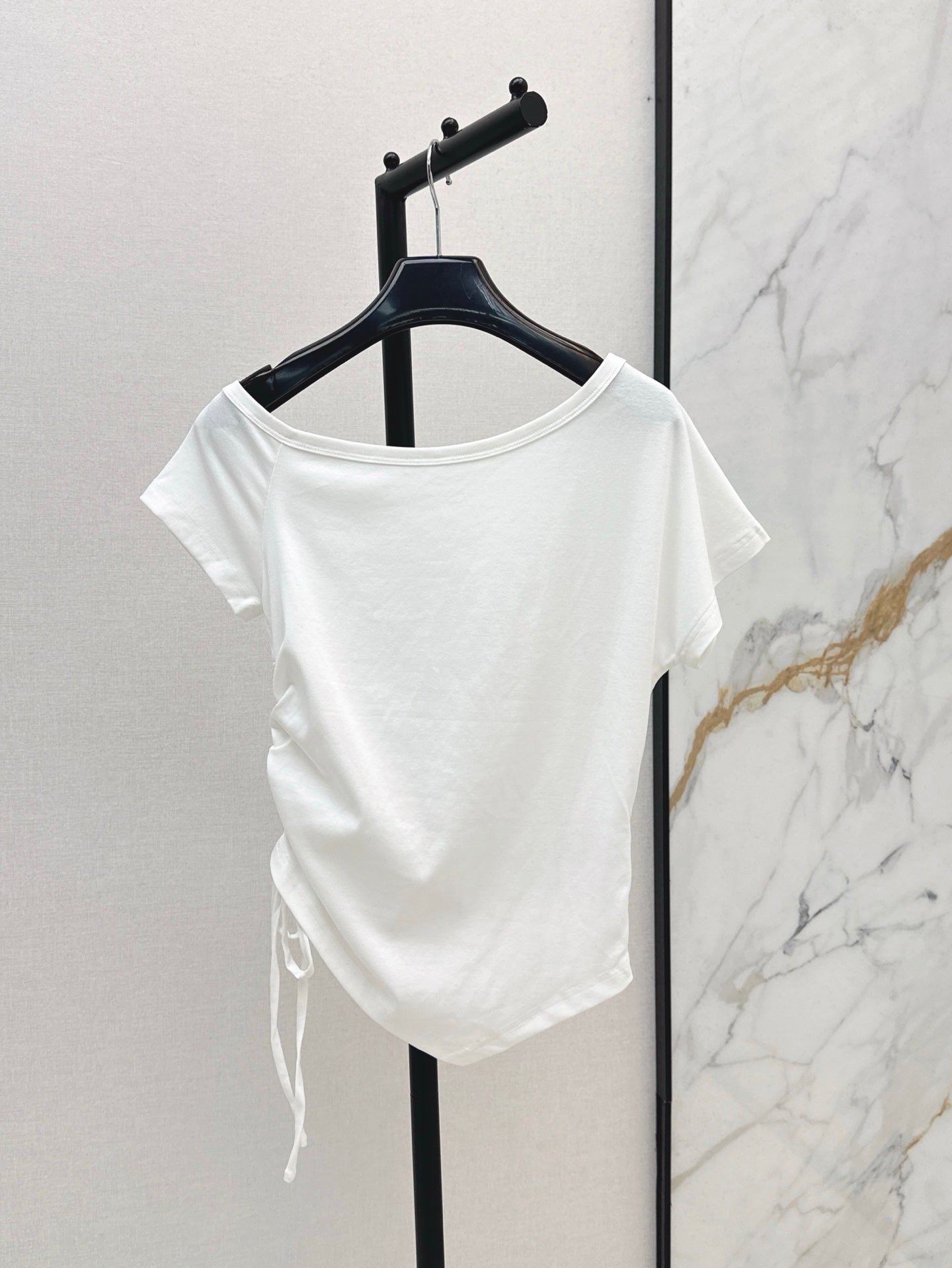 YS* 25ss Off-shoulder top