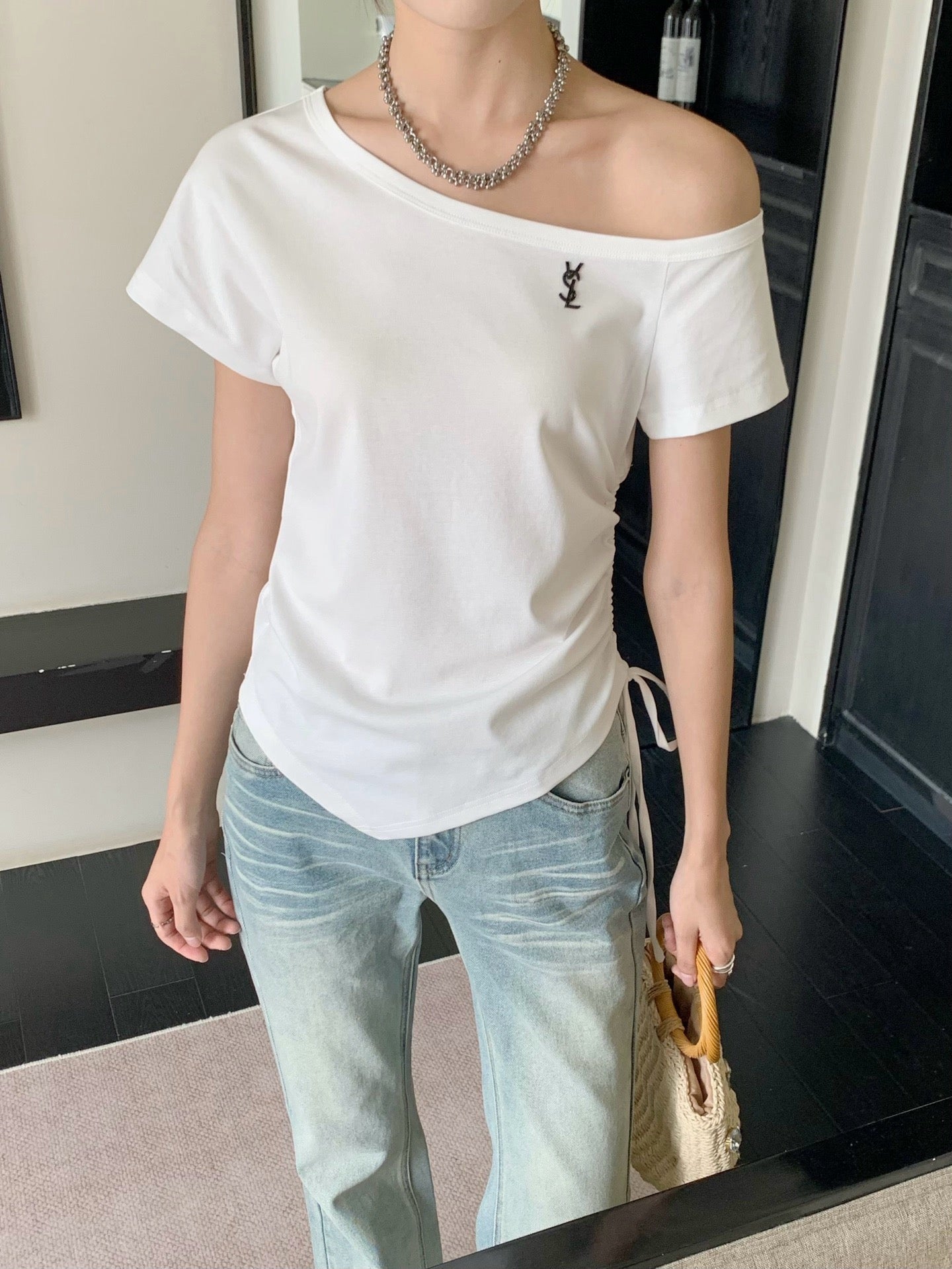 YS* 25ss Off-shoulder top