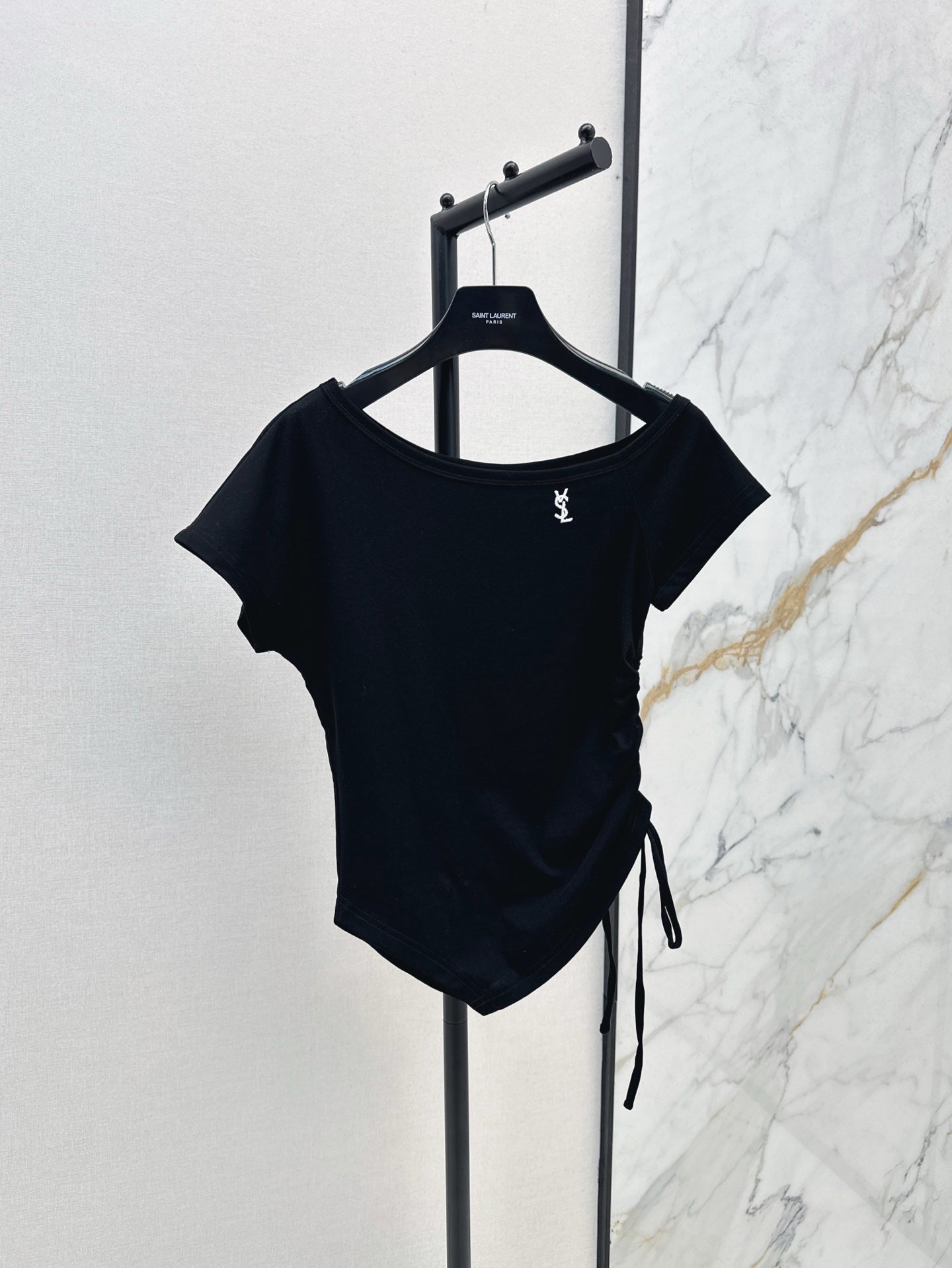 YS* 25ss Off-shoulder top