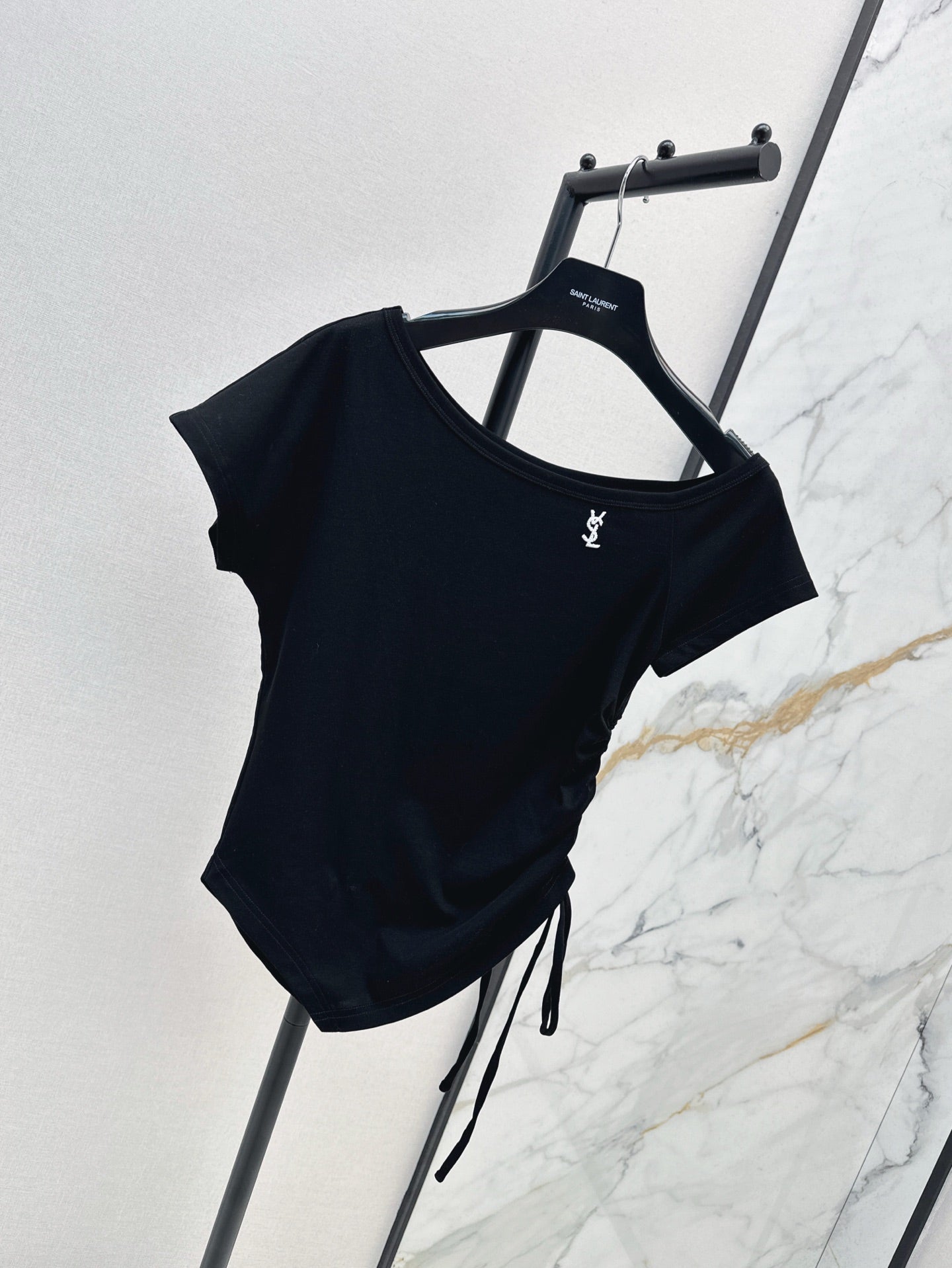 YS* 25ss Off-shoulder top