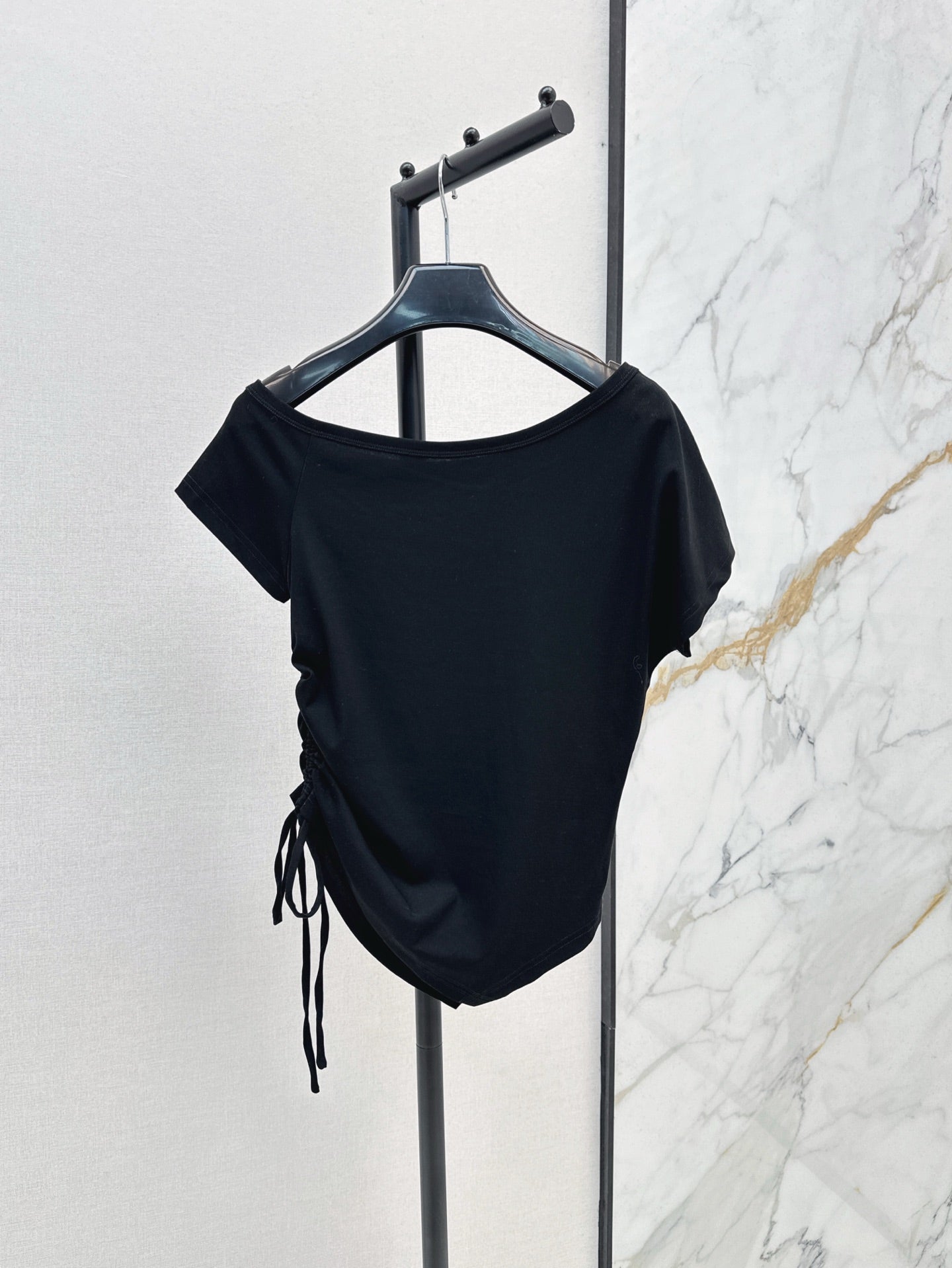 YS* 25ss Off-shoulder top