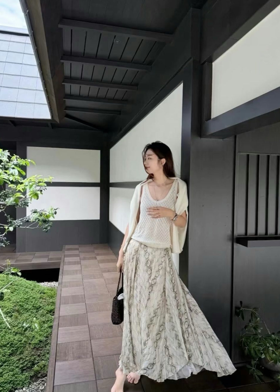 Loe* 25ss Asymmetric printed skirt