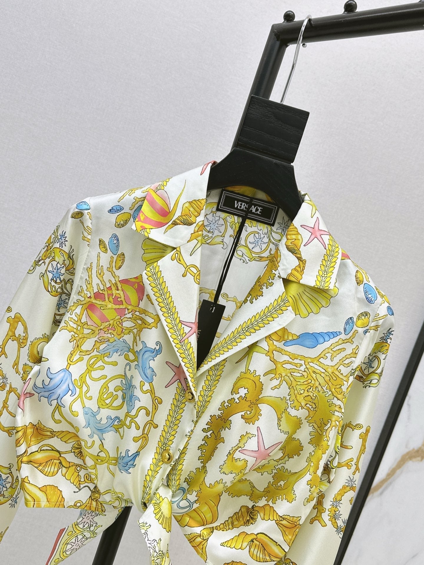 Versa* 25ss Barocco knotted silk shirt