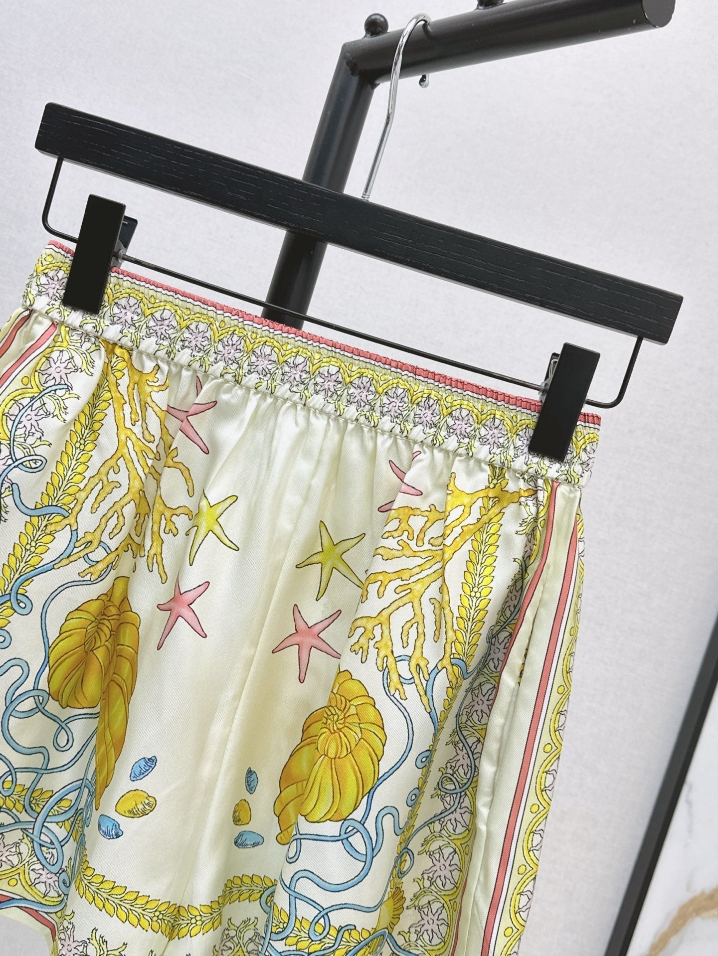 Versa* 25ss Barocco Silk Shorts