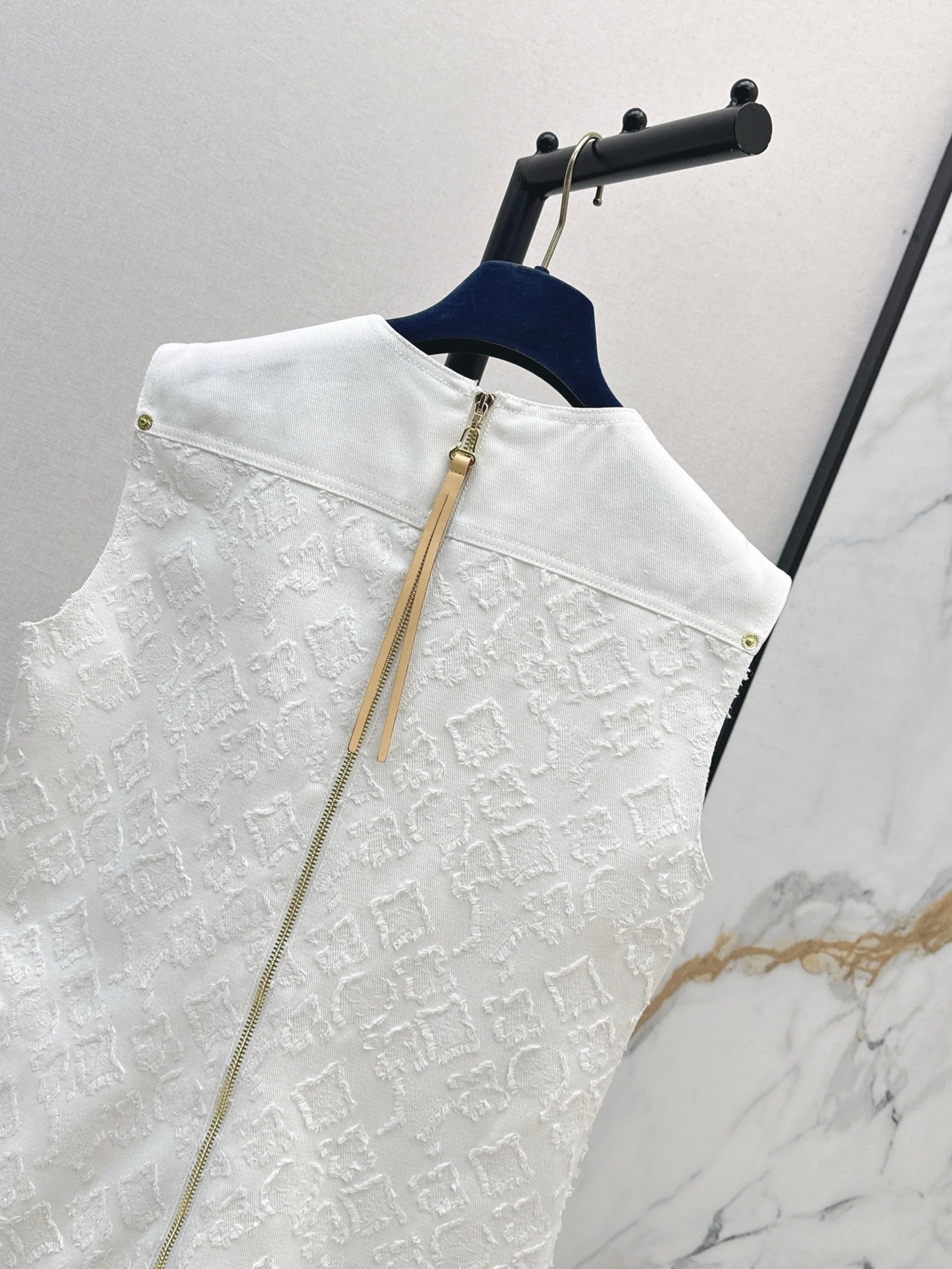 Loui* 25ss monogram jacquard denim dress