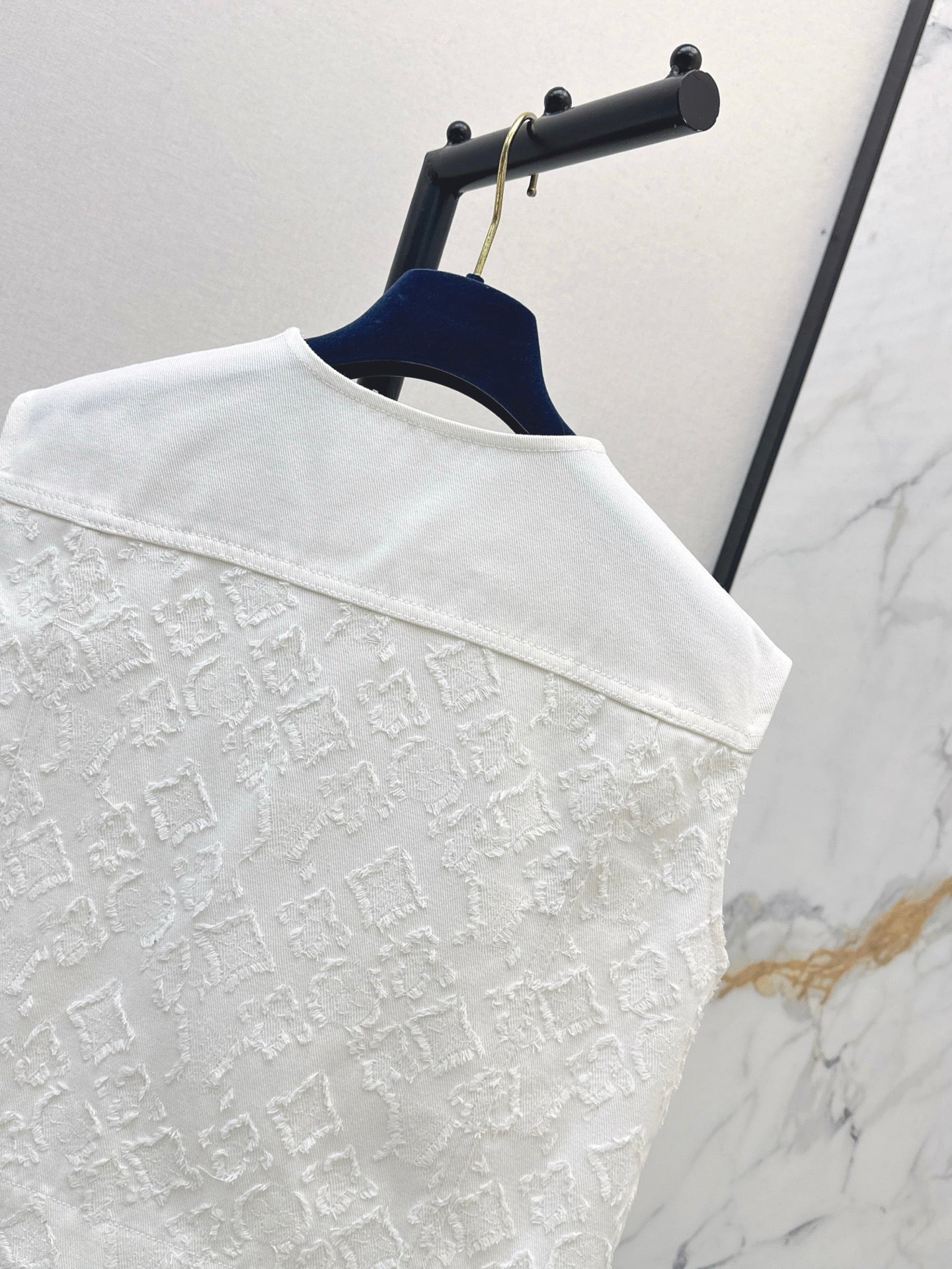 Loui* 25ss monogram jacquard denim vest