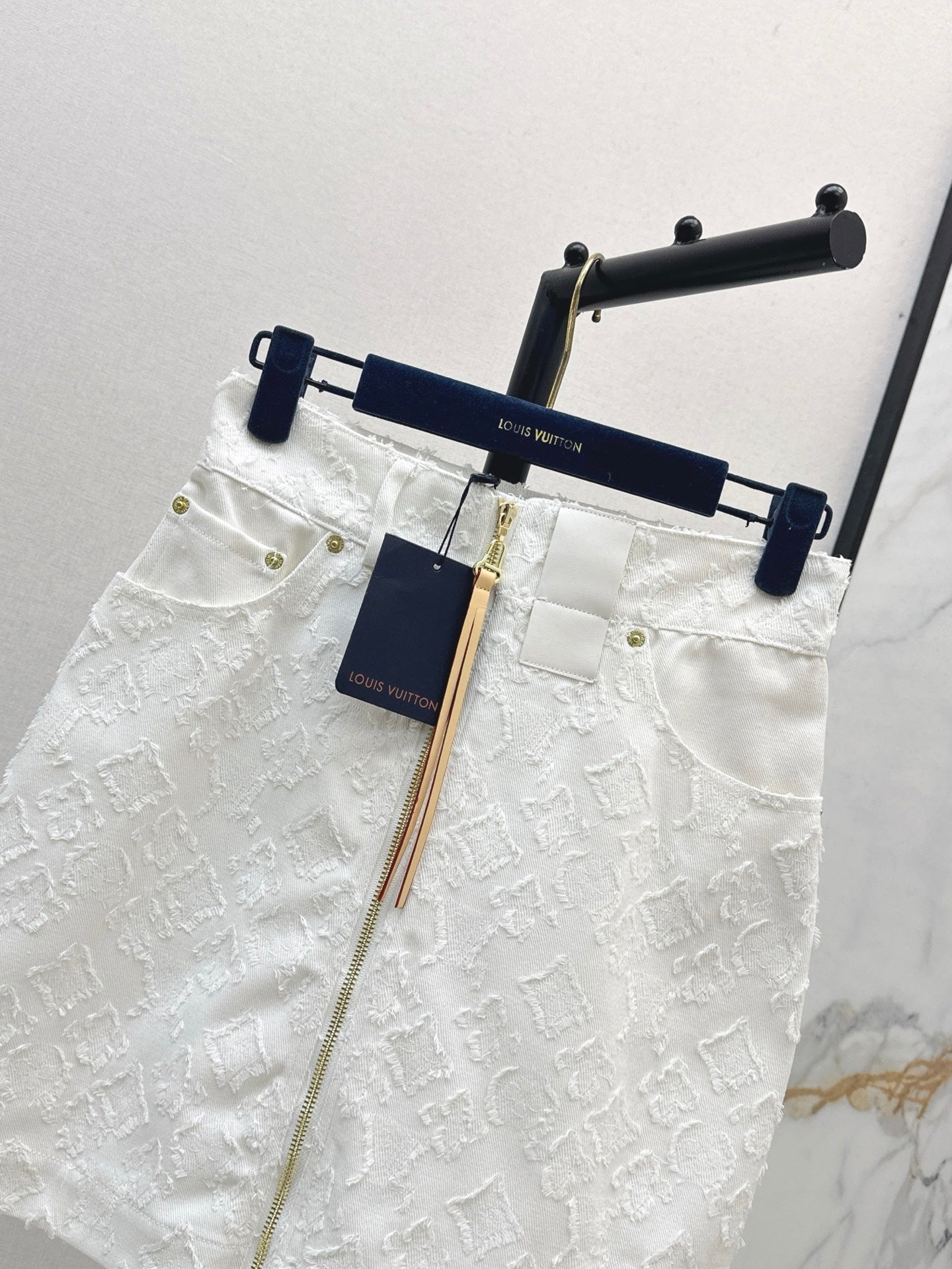 Loui* 25ss monogram jacquard denim skirt