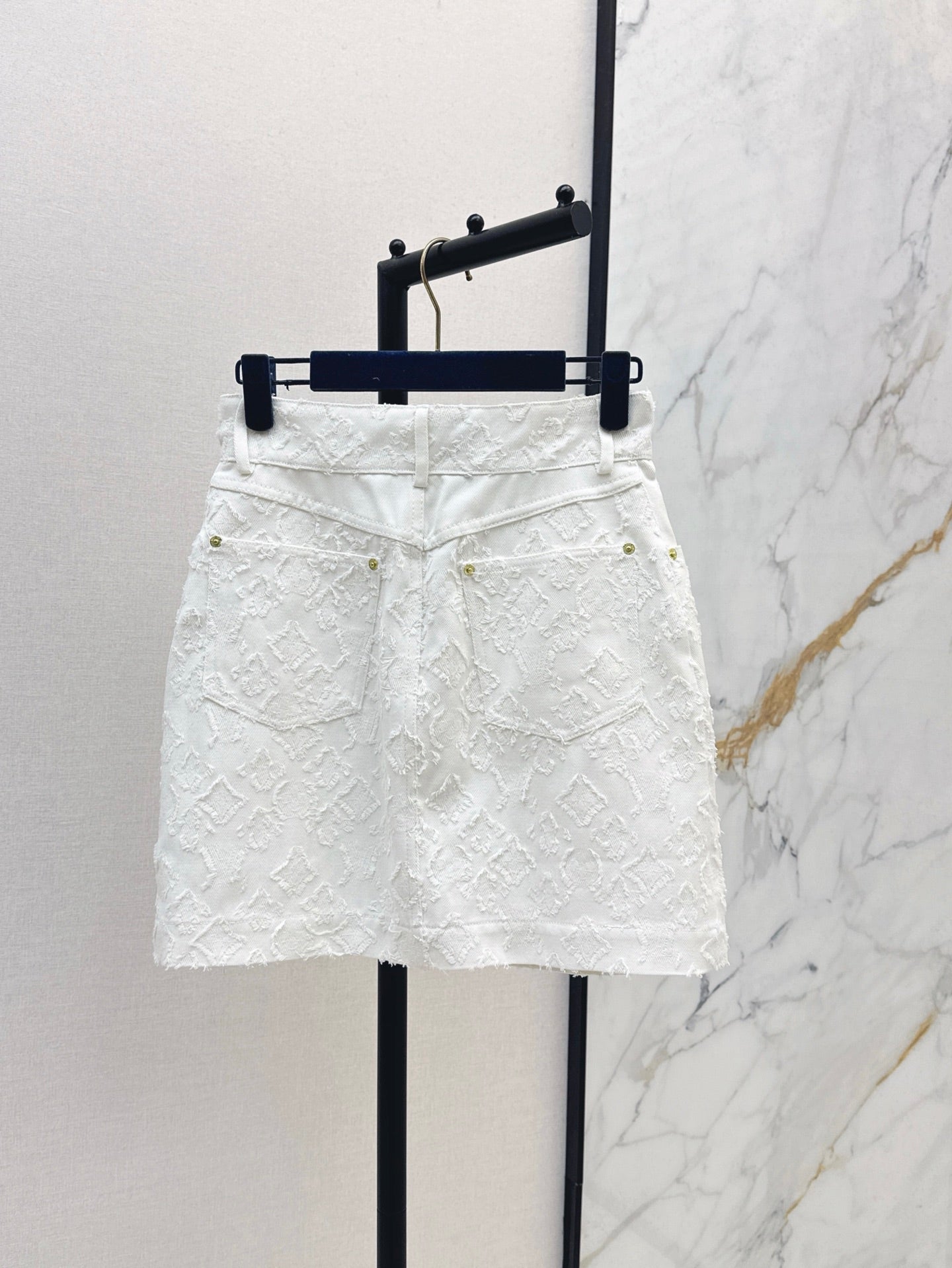 Loui* 25ss monogram jacquard denim skirt
