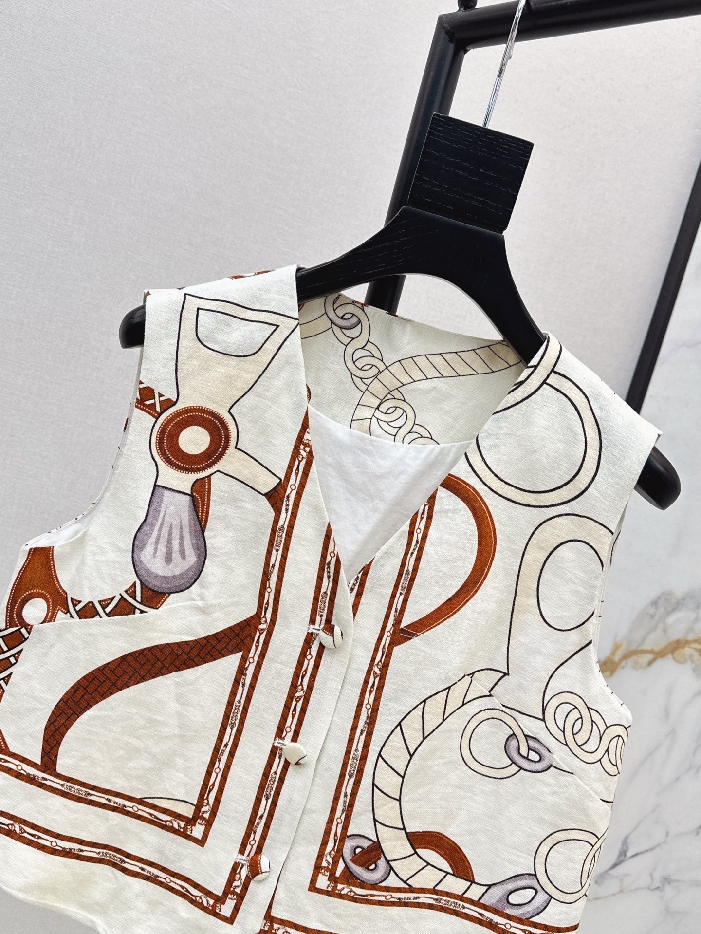 Herm* 25ss linen vest