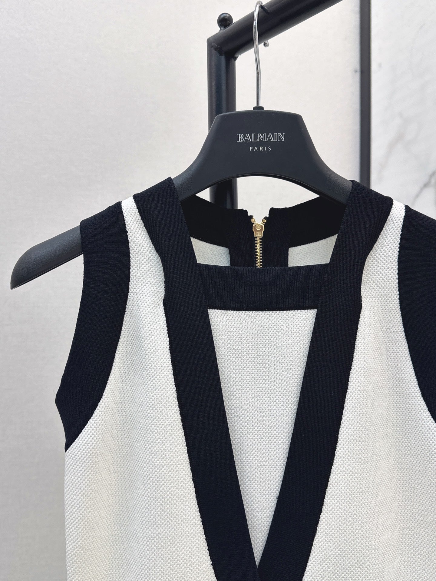 Balm* 25ss two-tone knit minidress