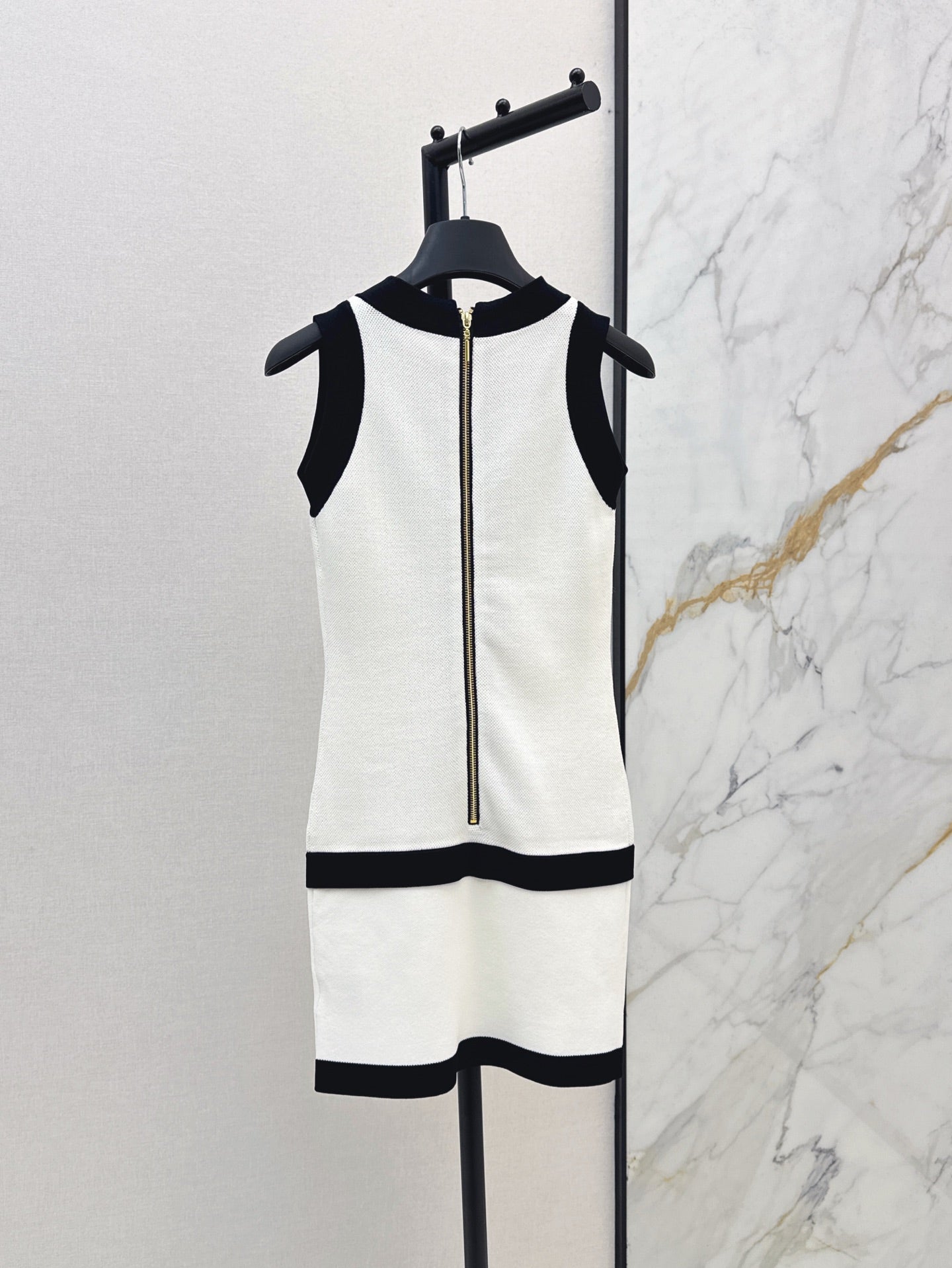 Balm* 25ss two-tone knit minidress