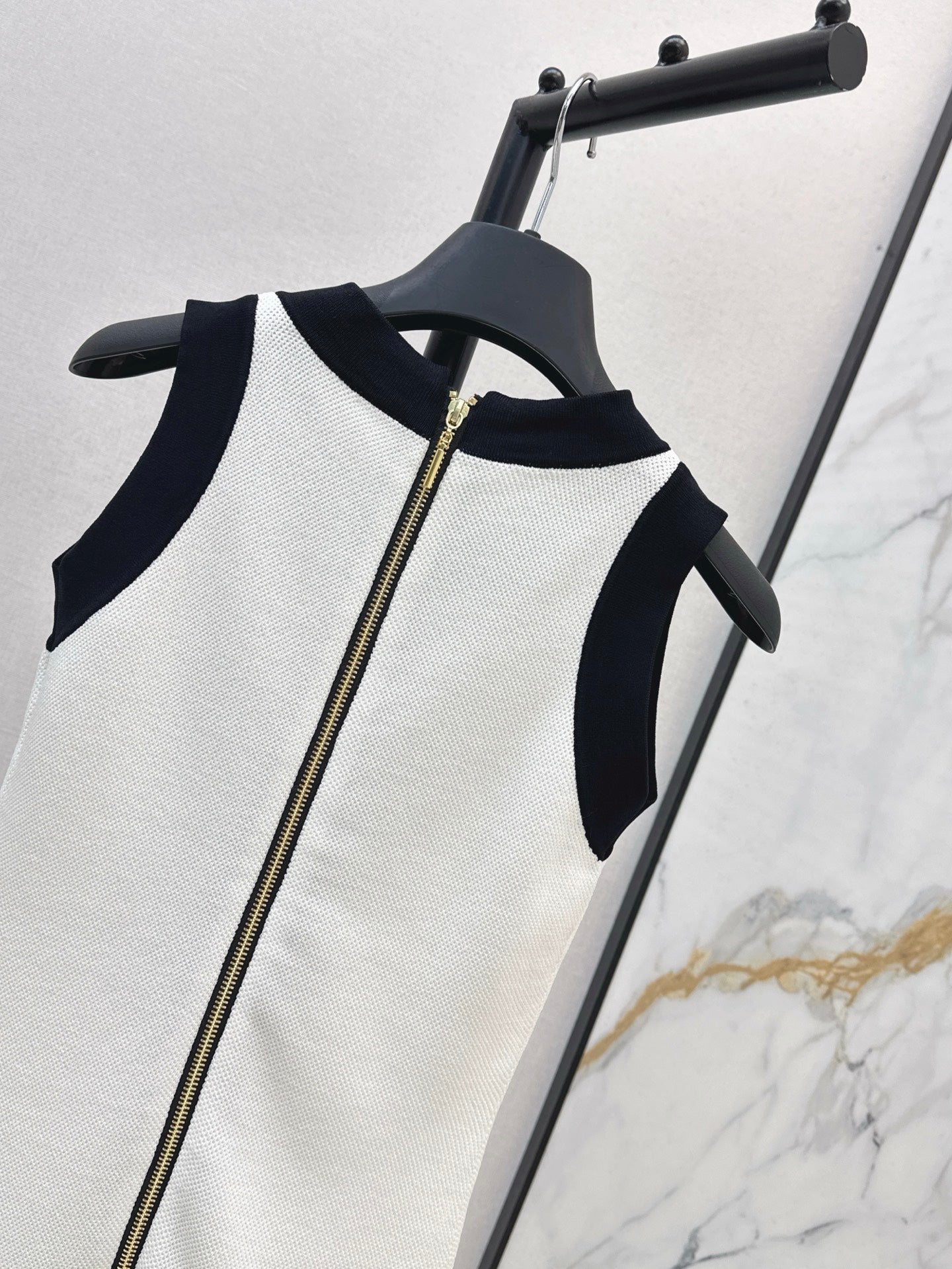 Balm* 25ss two-tone knit minidress