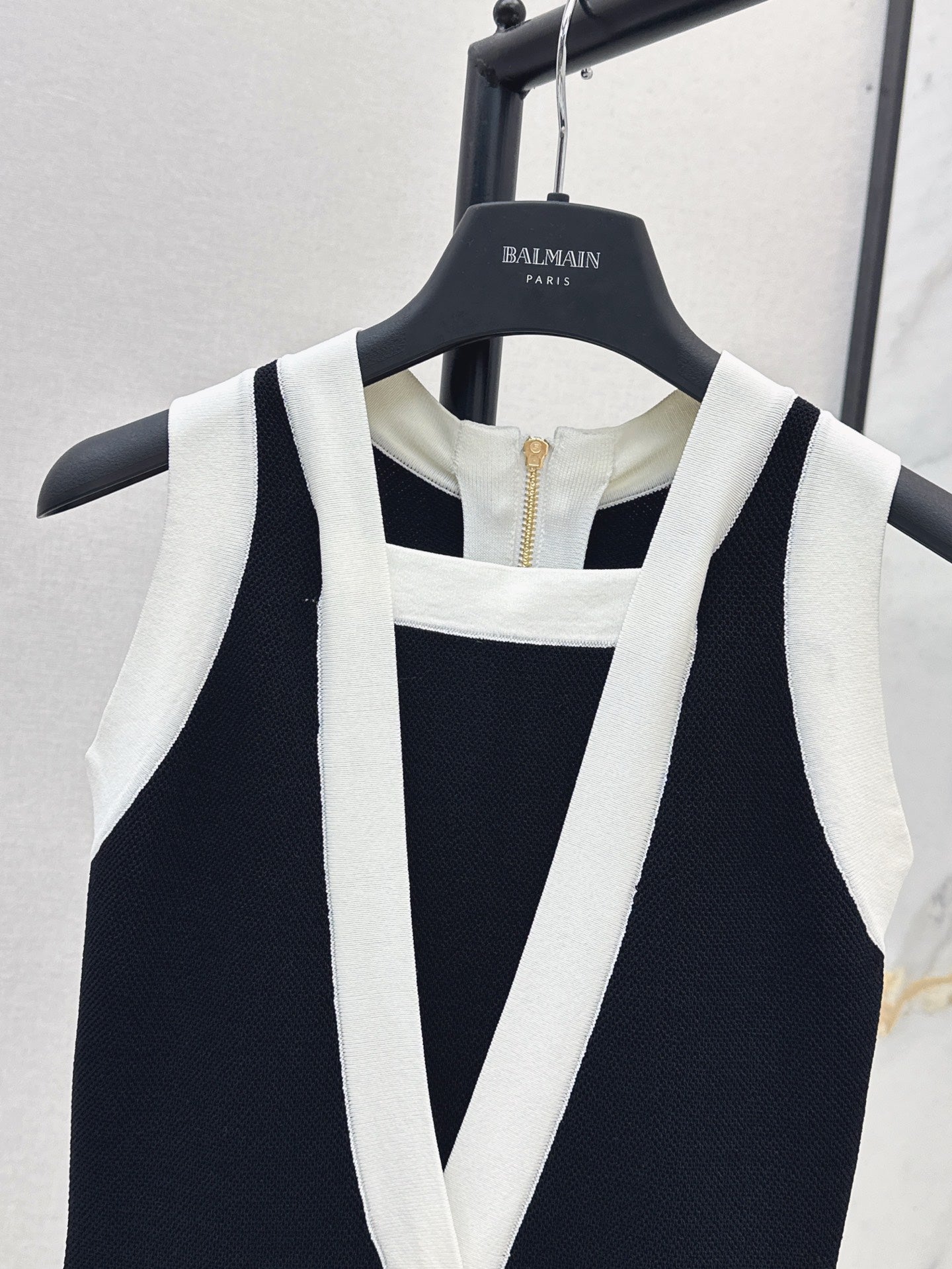 Balm* 25ss two-tone knit minidress