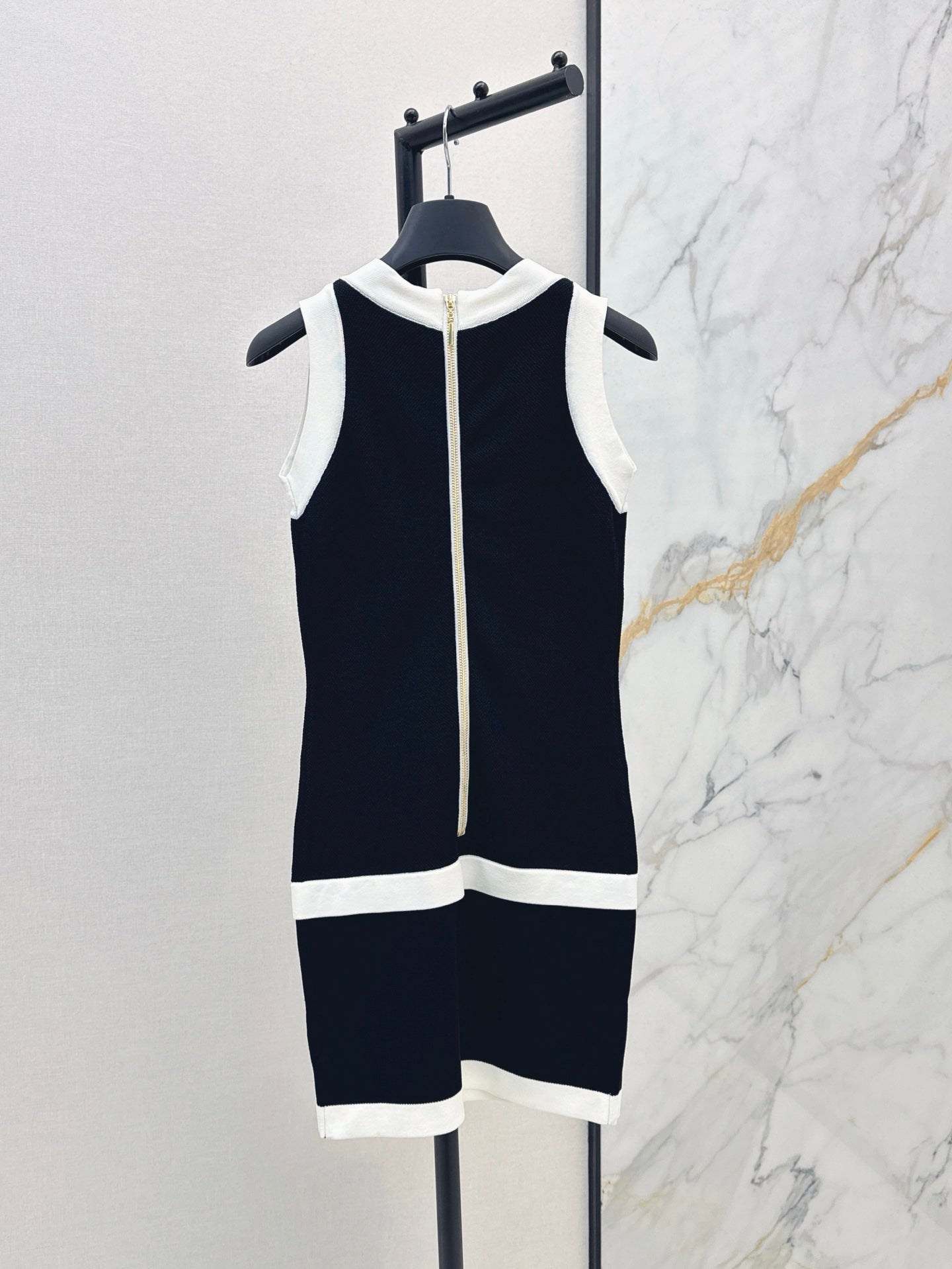 Balm* 25ss two-tone knit minidress