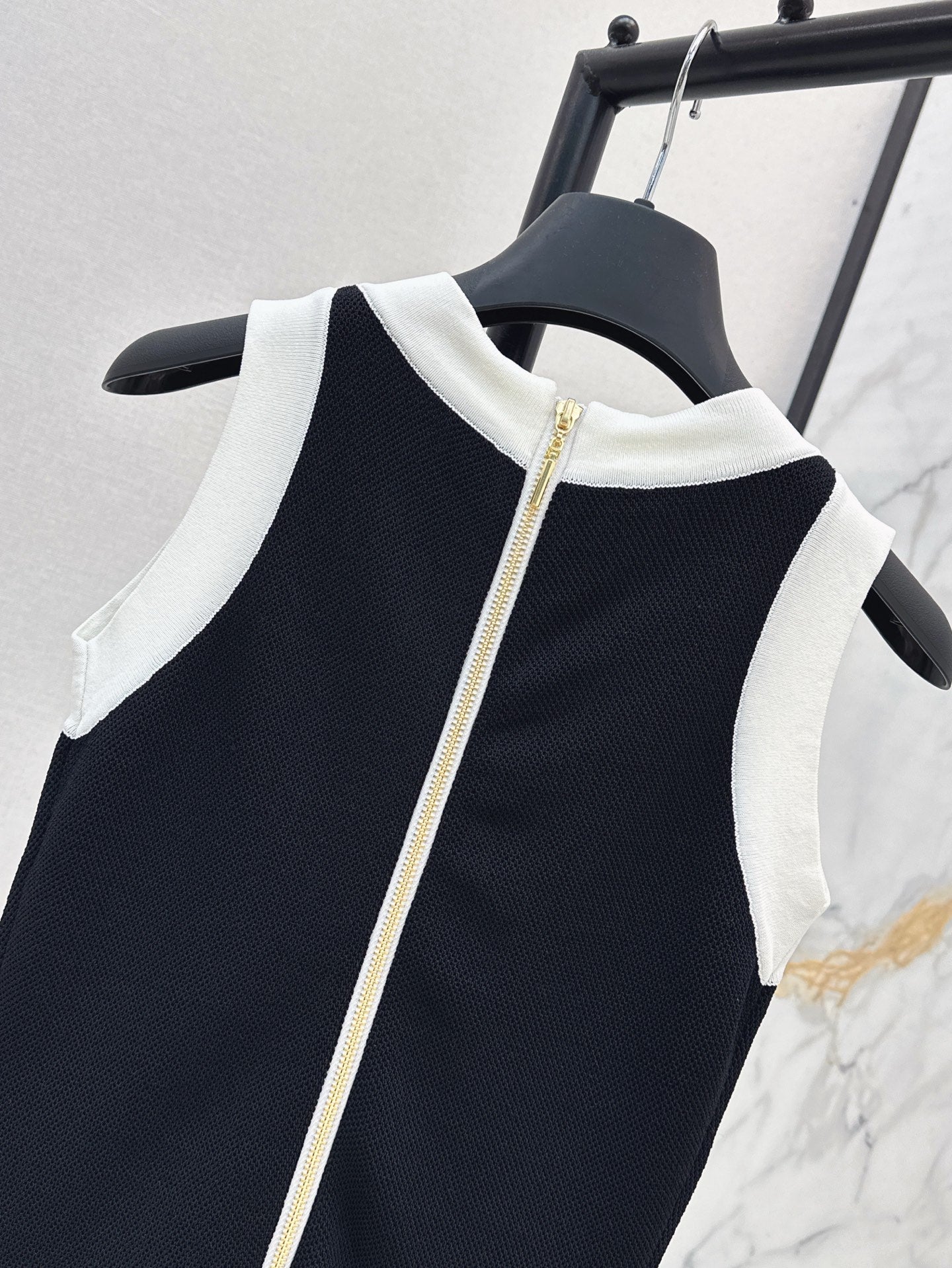 Balm* 25ss two-tone knit minidress