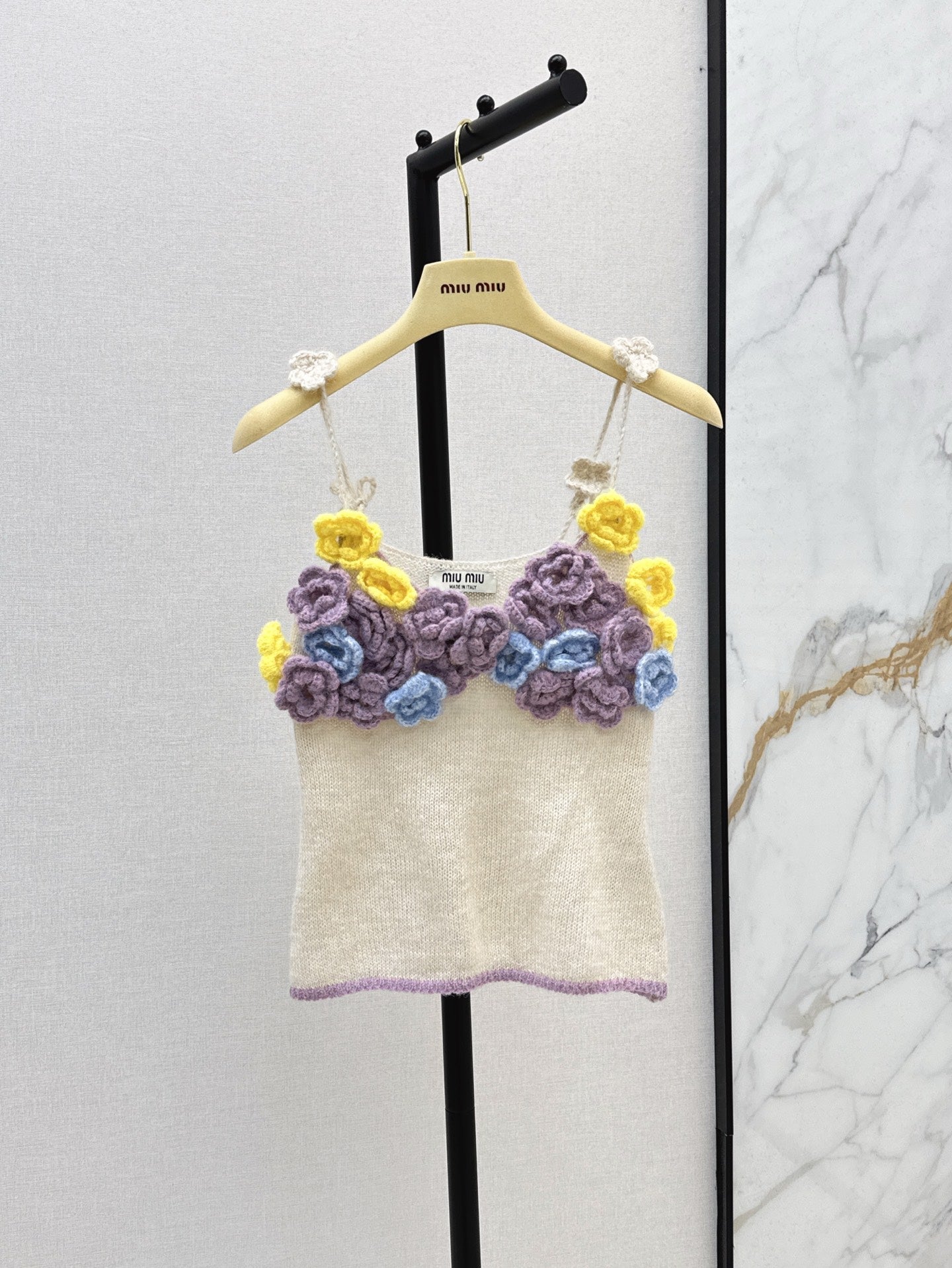 M*u 25ss 3D flower knitted camisole top