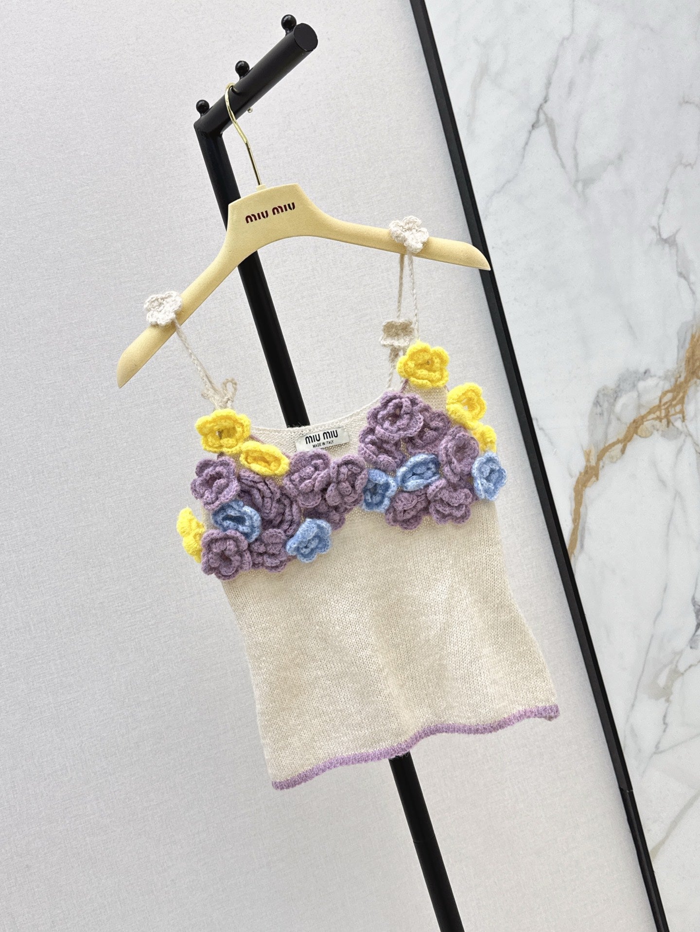 M*u 25ss 3D flower knitted camisole top