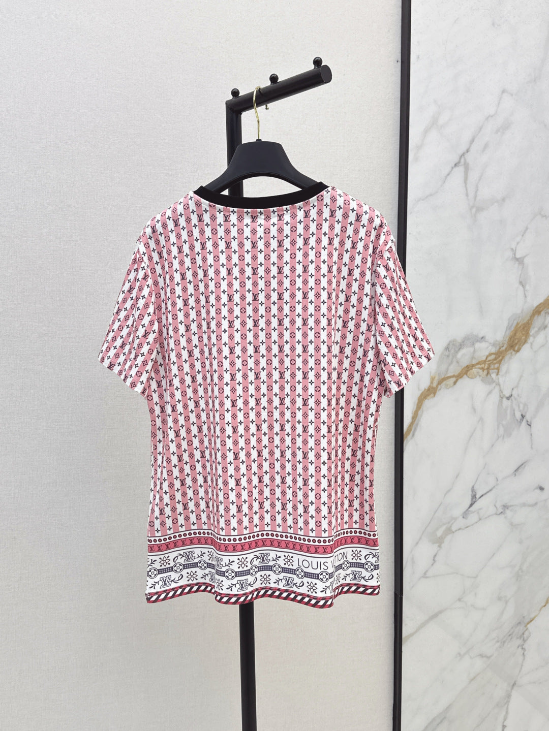 Loui* 25ss scarf print t-shirt