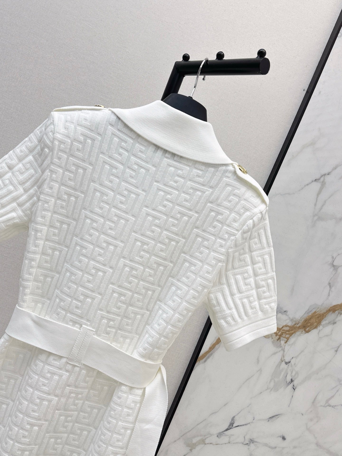 Balm* 25ss monogram knitted dress with gold buttons