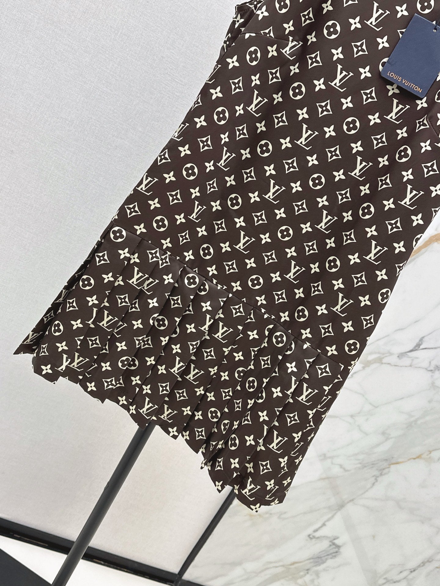 Loui* monogram pleated dress