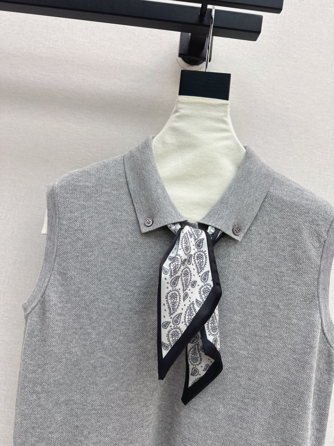 D*r scarves knit vest