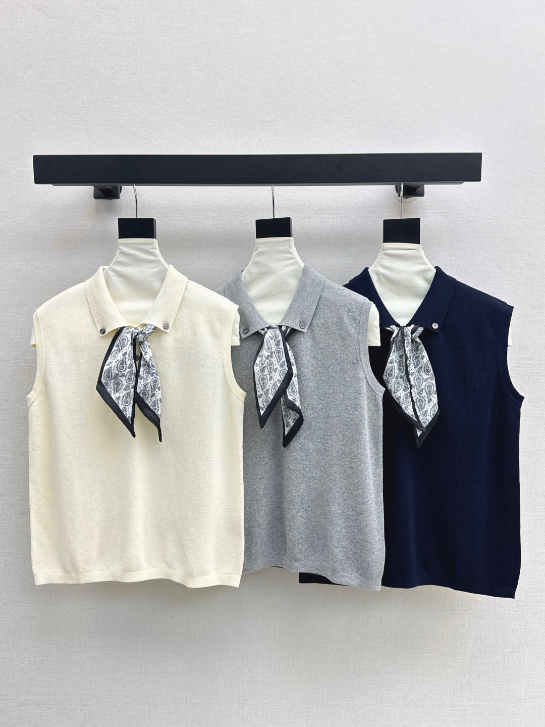 D*r scarves knit vest