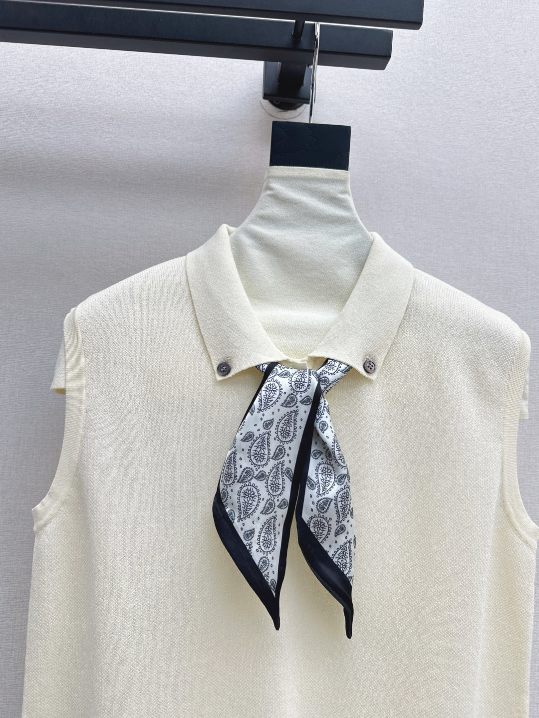 D*r scarves knit vest