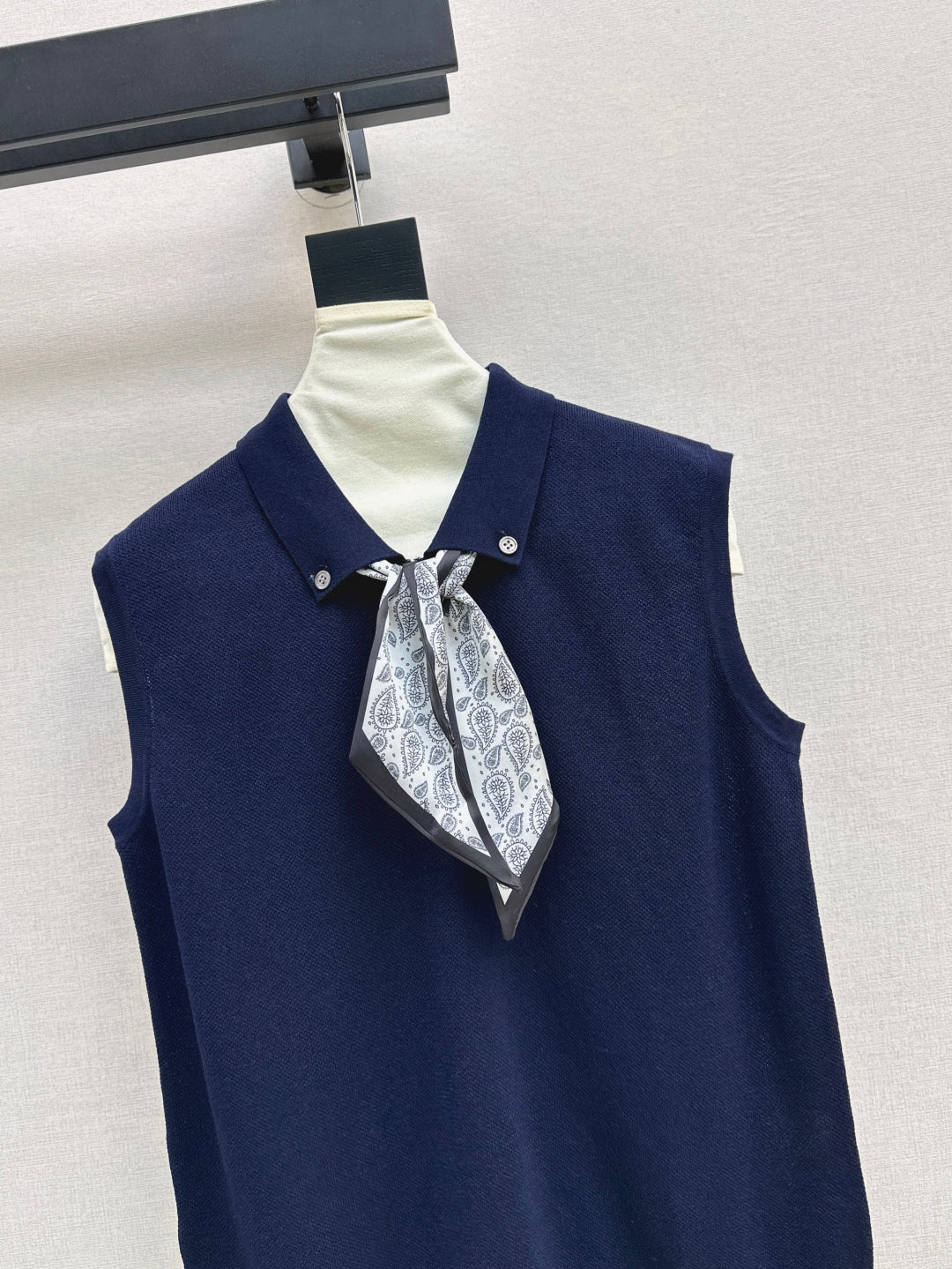 D*r scarves knit vest