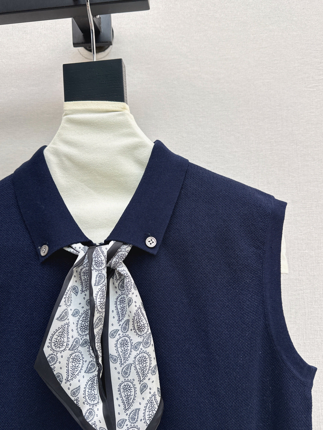 D*r scarves knit vest