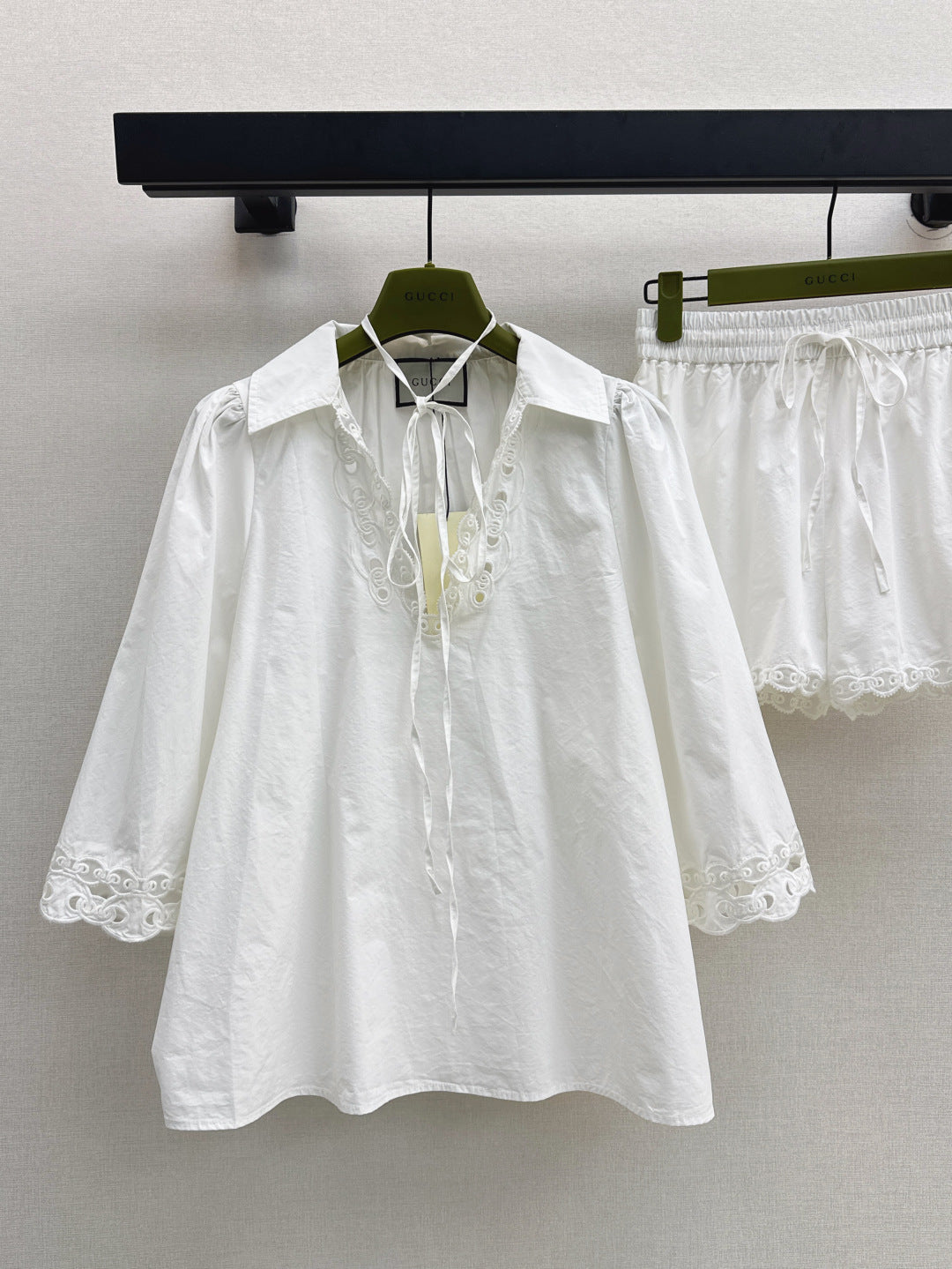 Gu* Lace trim shirt and shorts set