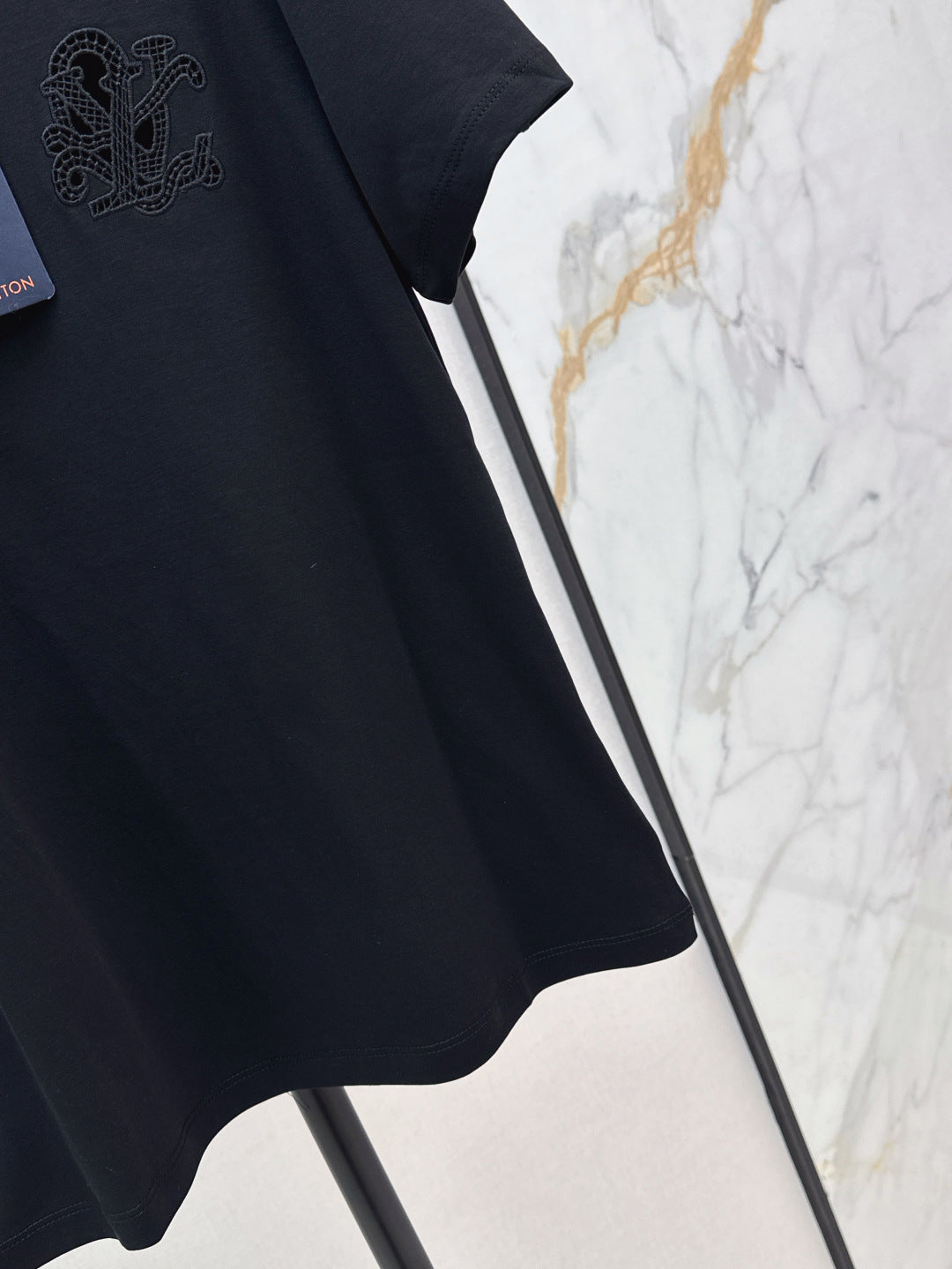 Loui* 25ss embroidered cotton t-shirt