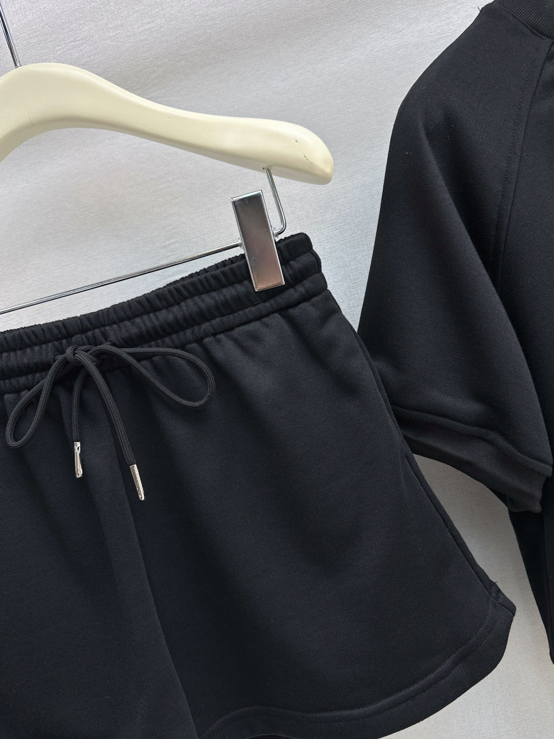 Bur*  pullover and shorts set